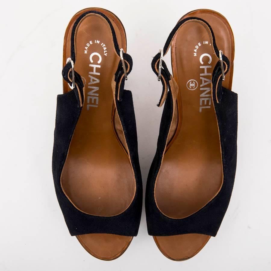 CHANEL Clogs Mules in Wood and Navy Velvet Calfskin Size 39.5FR 2