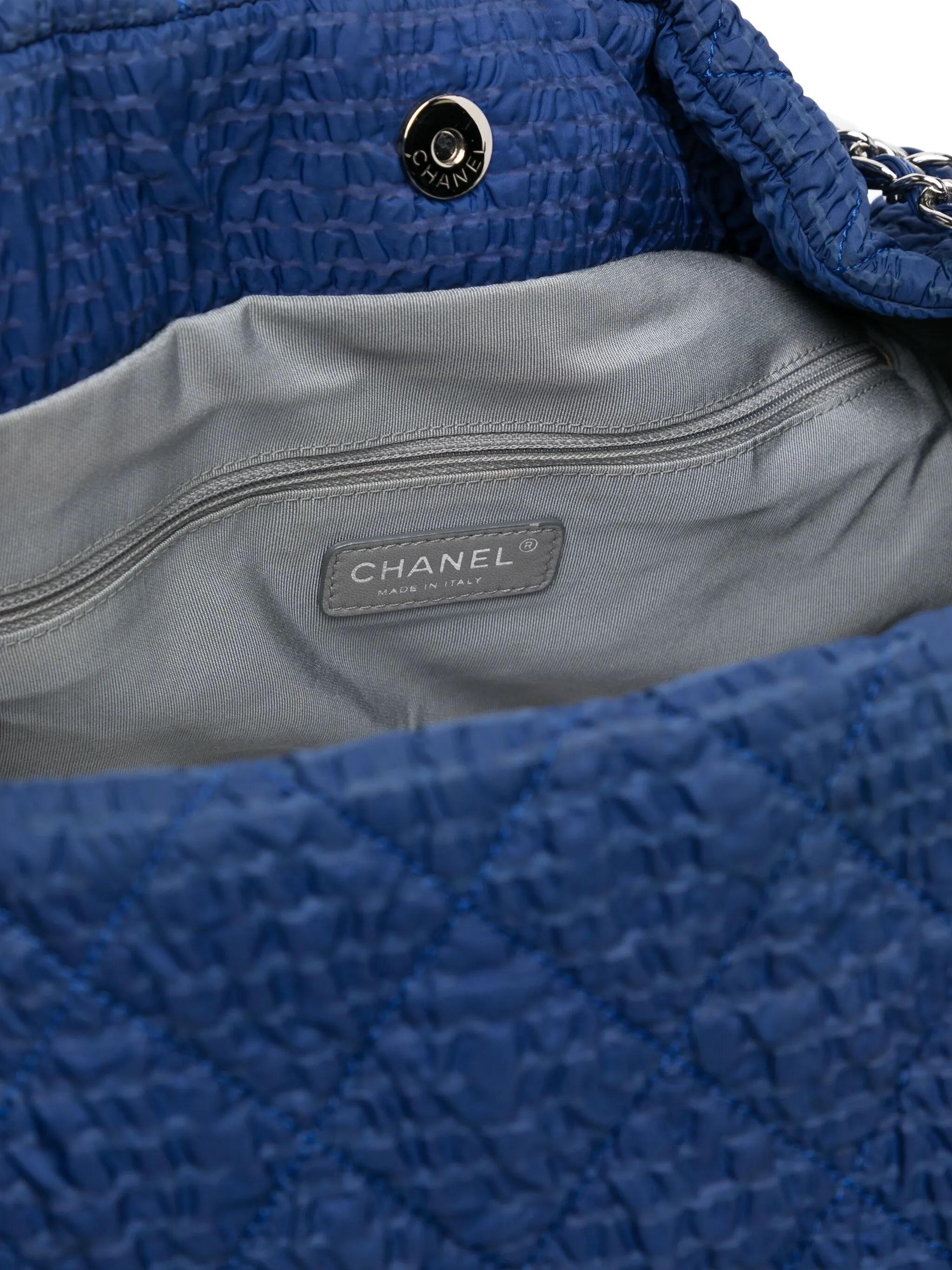 Chanel Cloquee Accordion Hobo Bag In Excellent Condition In London, GB