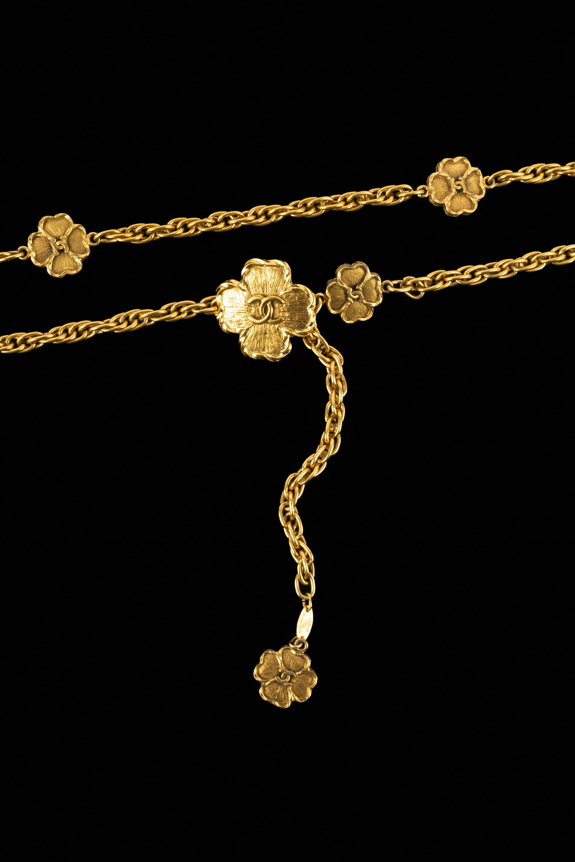 Chanel Kleeblattgürtel 1983 im Zustand „Hervorragend“ im Angebot in SAINT-OUEN-SUR-SEINE, FR