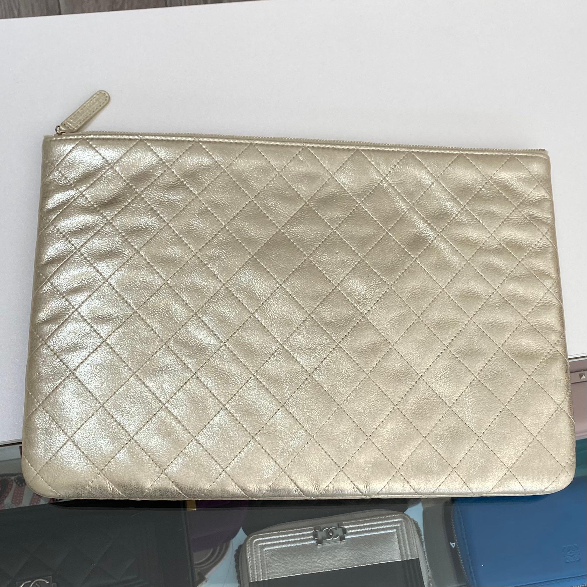 Chanel Clutch Bag Leather In Gold For Sale 4