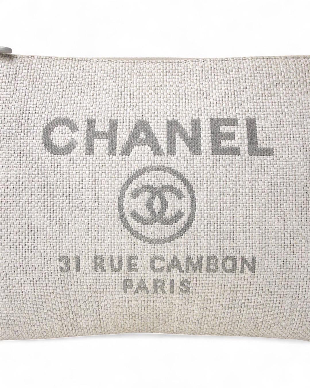 Chanel Clutch Deauville Medium Grigia In condizioni buone in vendita a Torre Del Greco, IT