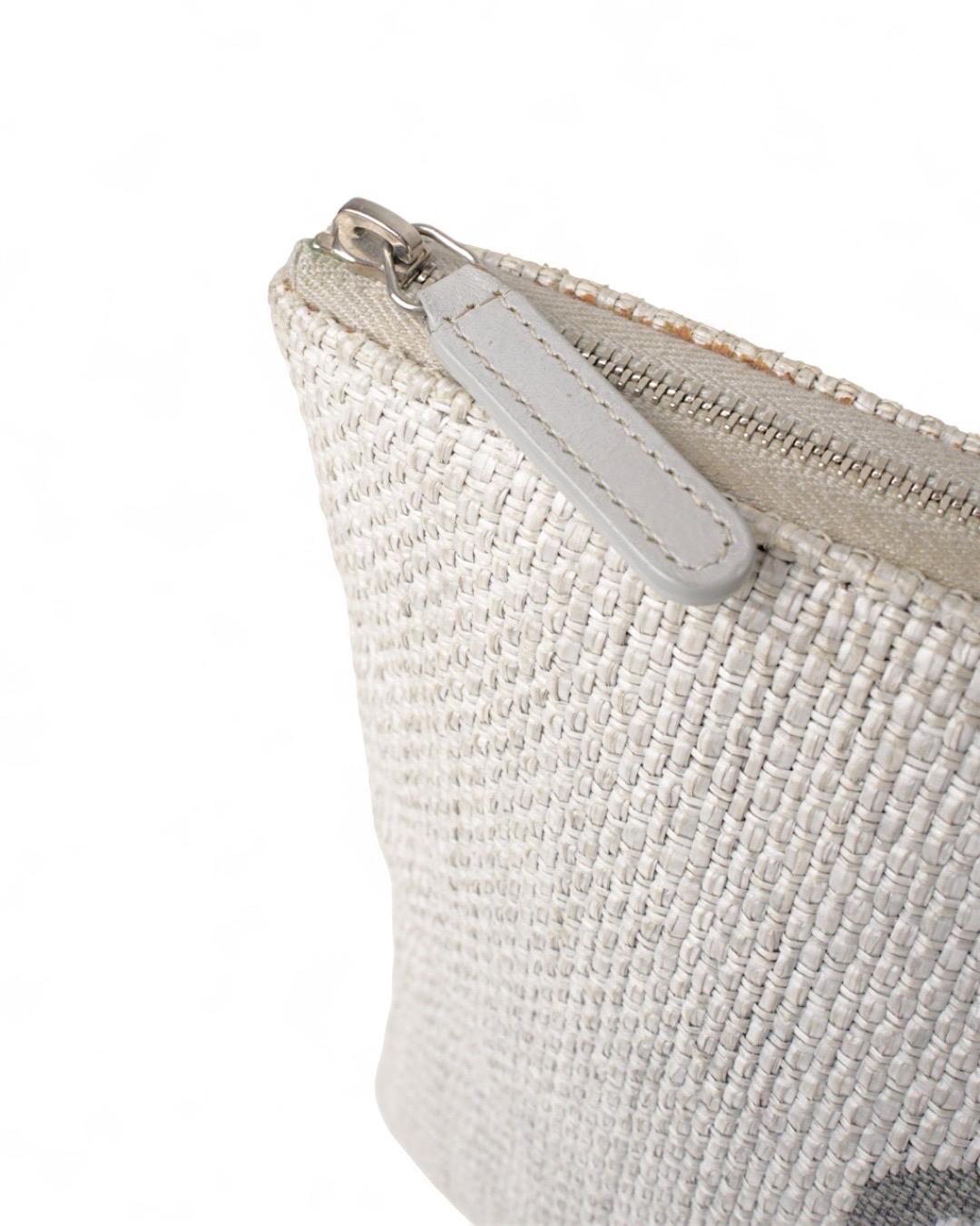 Chanel Clutch Deauville Medium Grigia in vendita 3