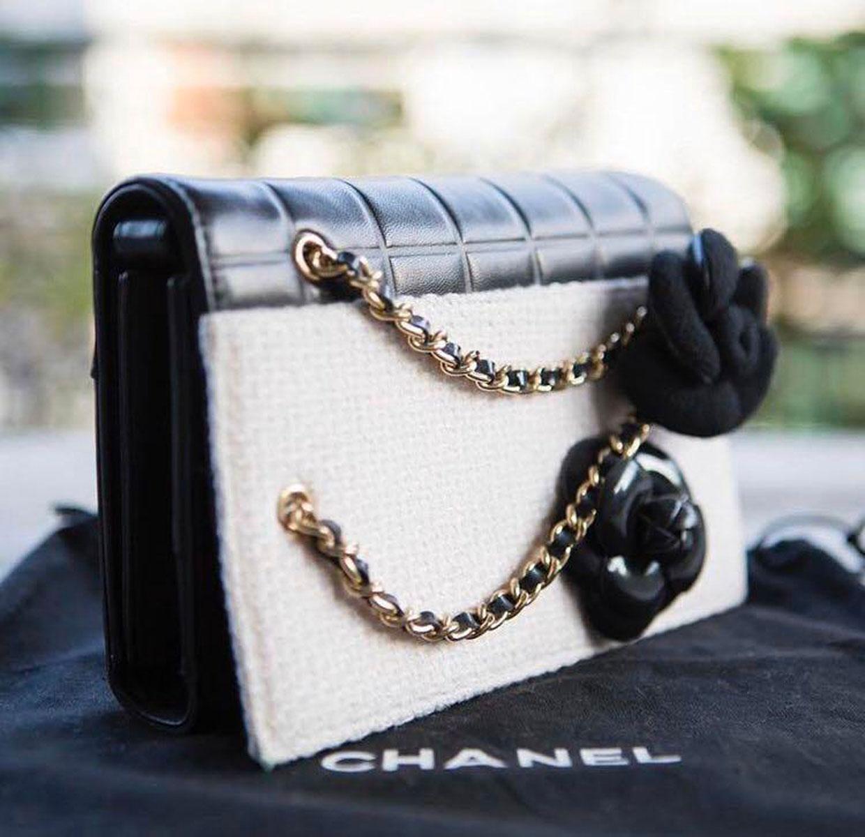 Chanel Clutch Designed With Patent Leather Lambskin Tweed Camelia Flower For Sale 8