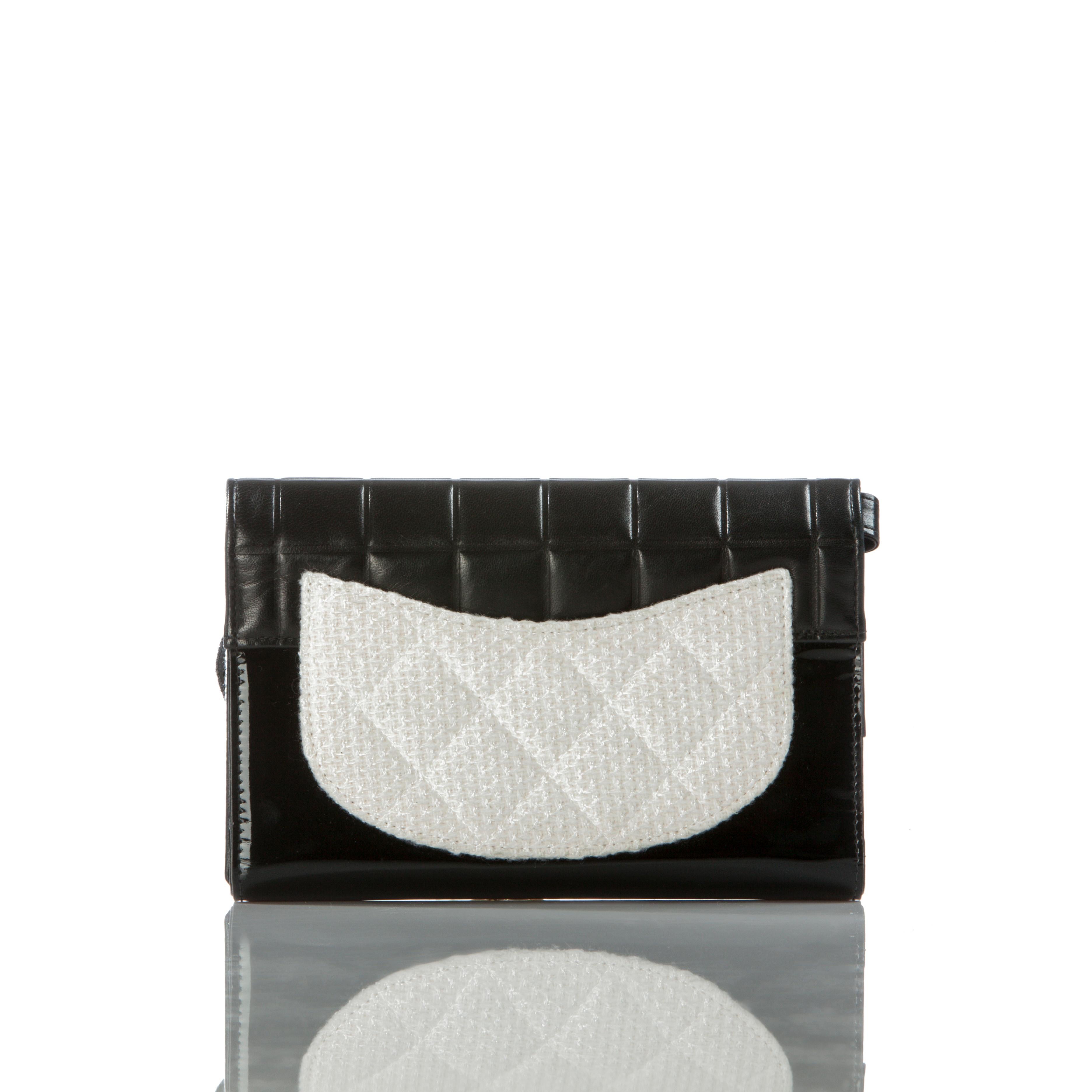 Chanel Clutch Designed With Patent Leather Lambskin Tweed Camelia Flower For Sale 2