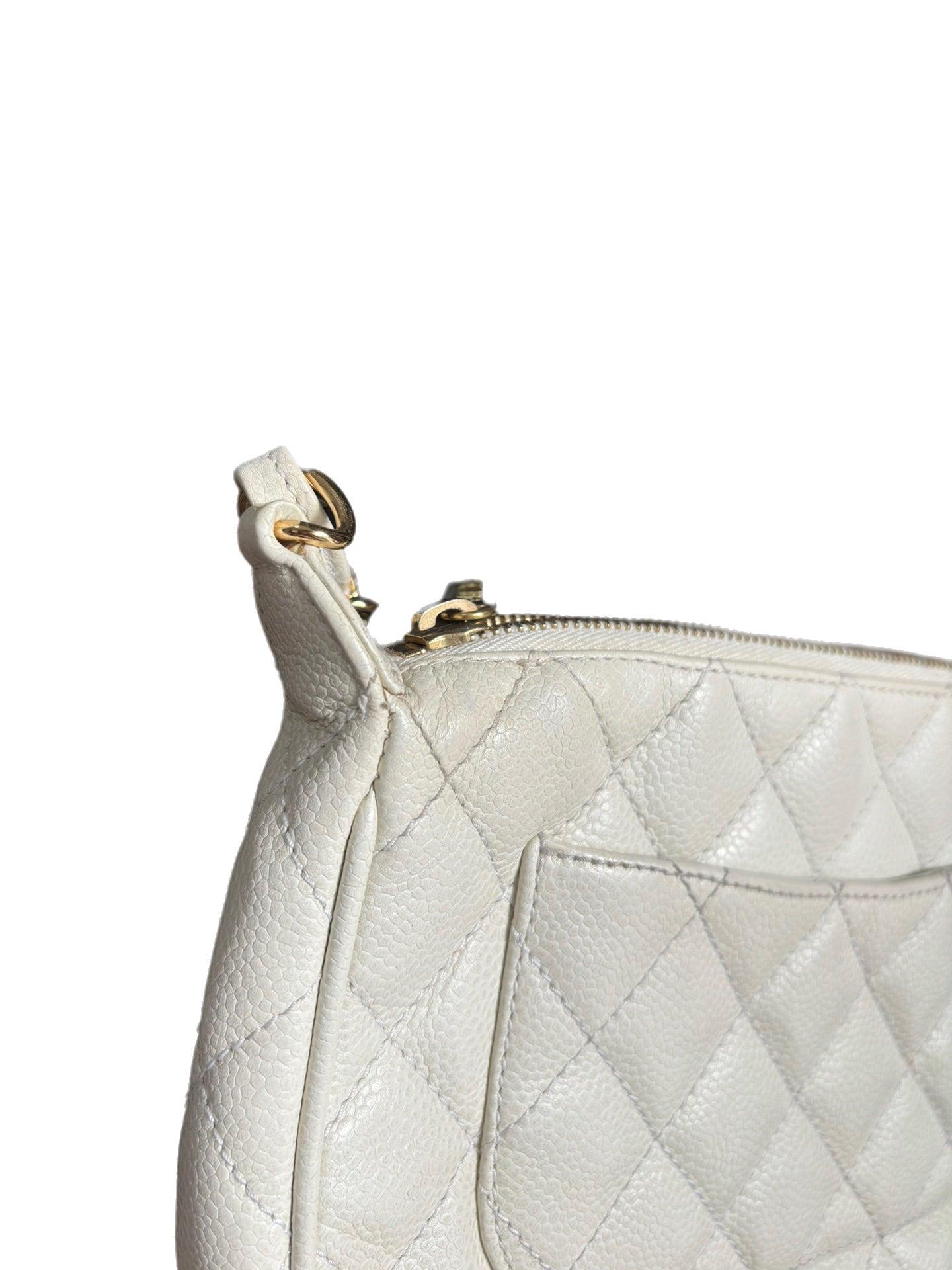 Chanel Clutch Bolso de hombro Piel Caviar Blanco Herrajes Dorados en venta 1