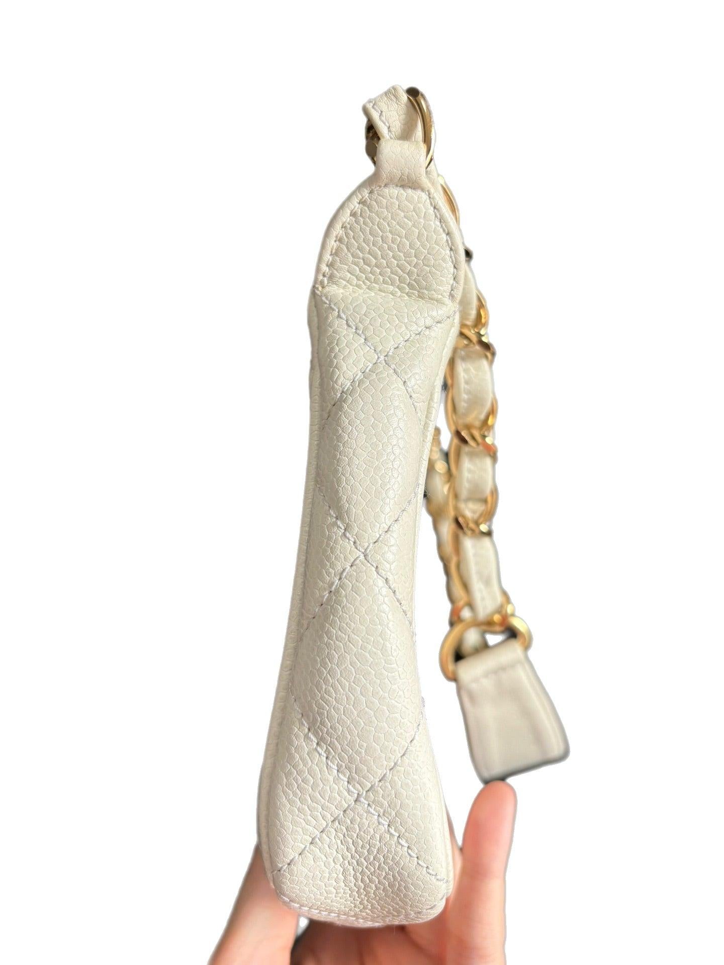 Chanel Clutch Bolso de hombro Piel Caviar Blanco Herrajes Dorados en venta 3