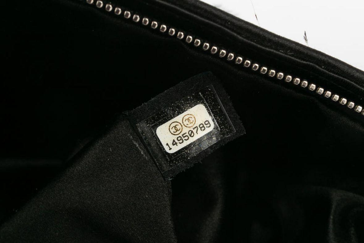 Chanel Clutch Silk Bag in Black and White Feathers, 2011 For Sale 9