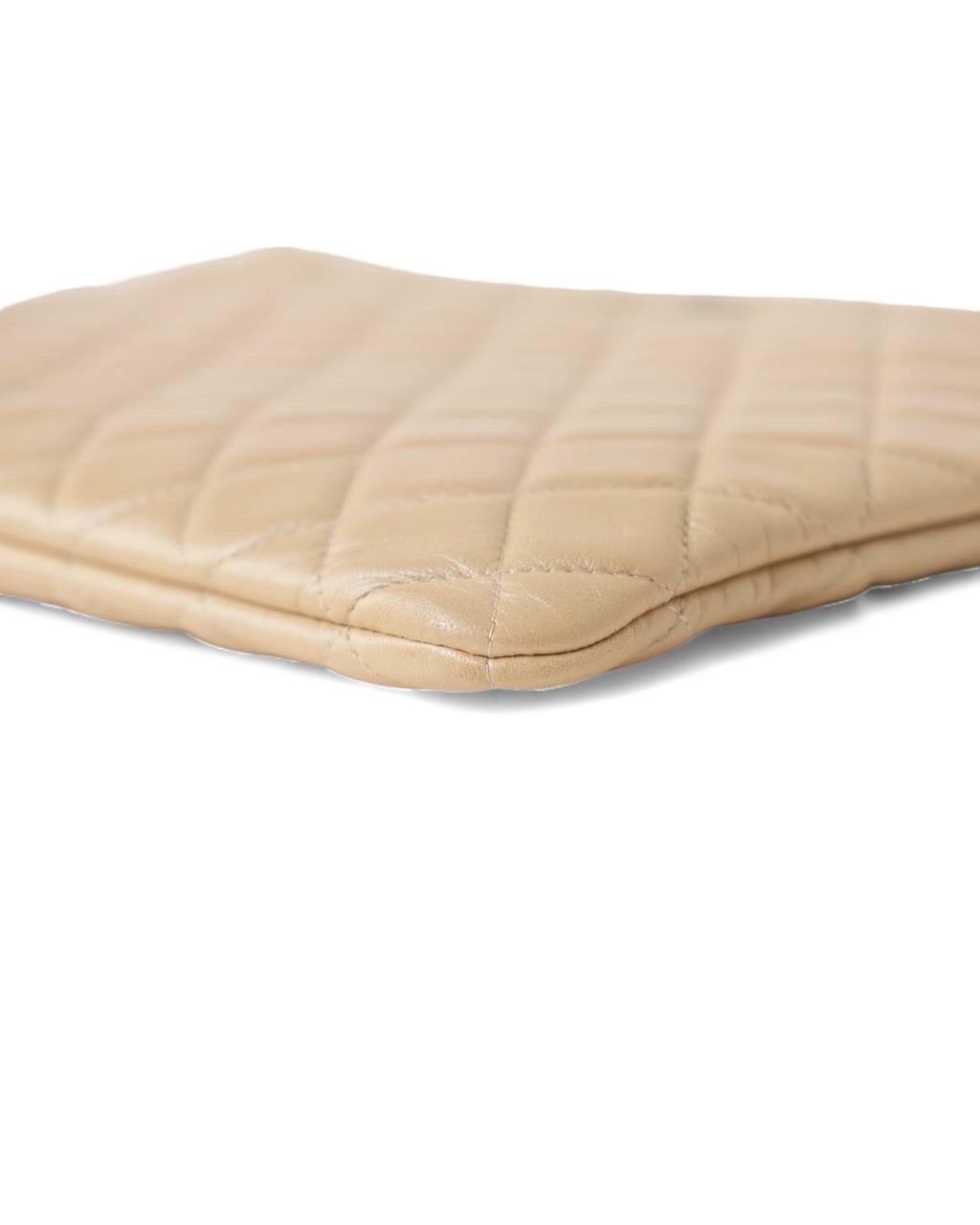 Chanel Clutch Timeless Iridescente Beige im Angebot 4