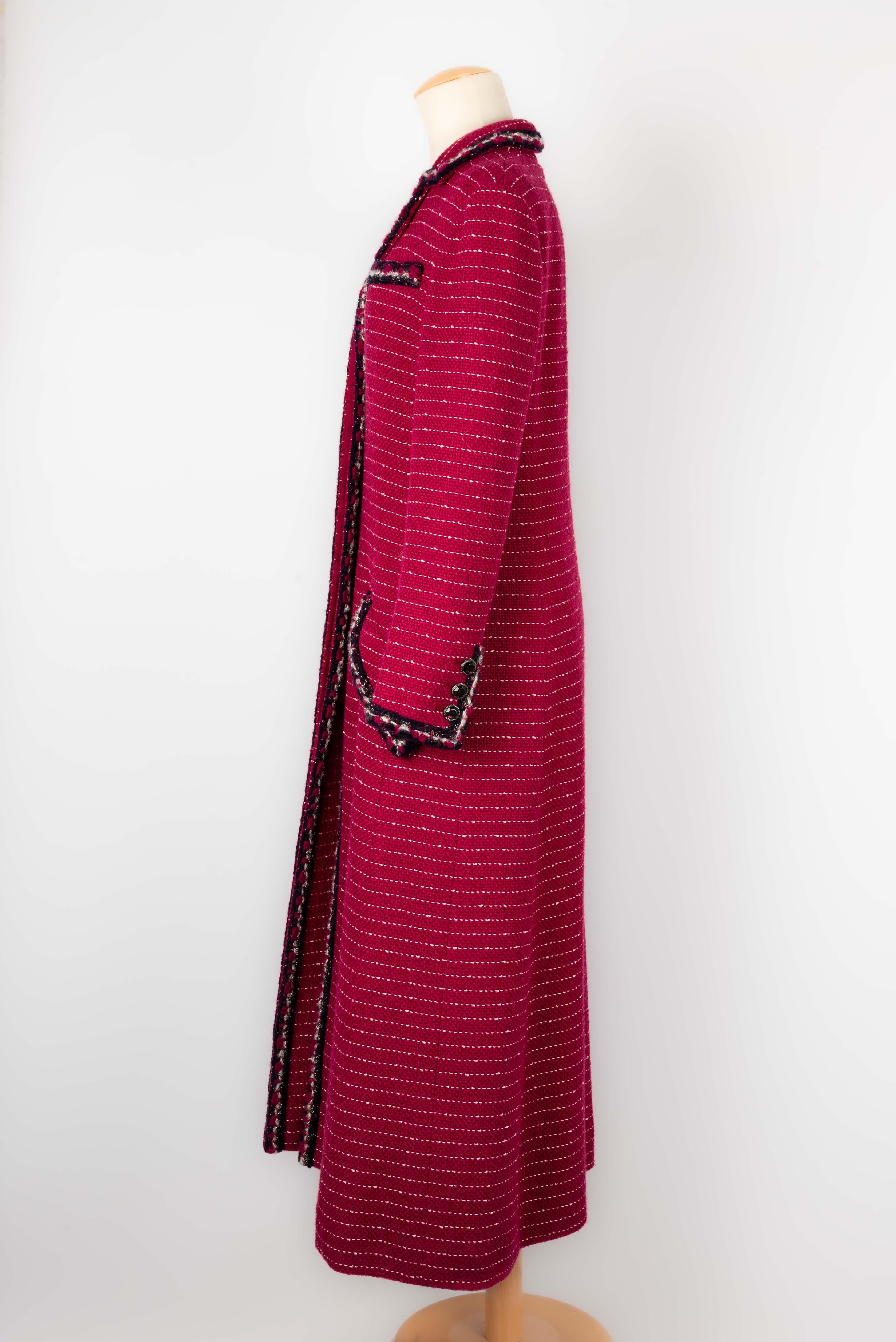 tweed con fodera in seta. Collezione Autunno-Inverno 2012 pronta per l'uso. Taglia 40FR.

Condizioni:
Ottime condizioni

Dimensioni:
Larghezza spalle: 45 cm - Lunghezza maniche: 62 cm - Lunghezza: 130 cm

M81

Grazie alla sua esperienza nel campo
