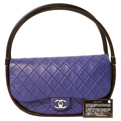 Sac Hula Hoop en cuir bleu cobalt de Chanel