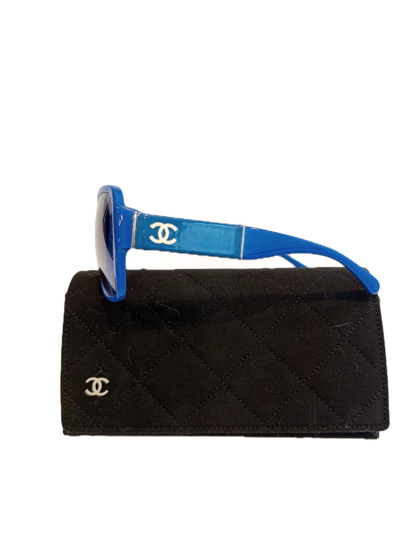 CHANEL Gafas de sol de gran tamaño azul cobalto con estuche blando CHANEL Crucero 2013/2014 Azul