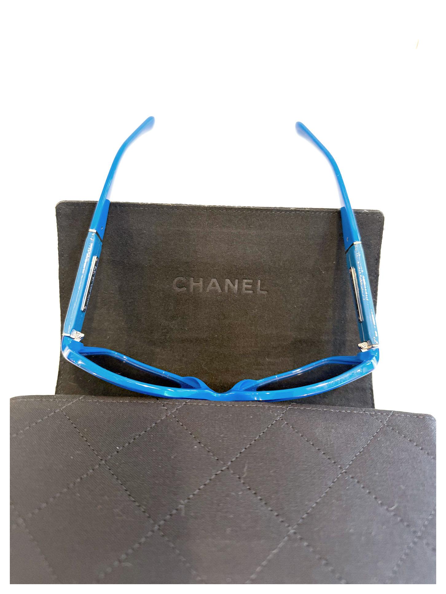 De las mujeres CHANEL Gafas de sol de gran tamaño azul cobalto con estuche blando CHANEL Crucero 2013/2014