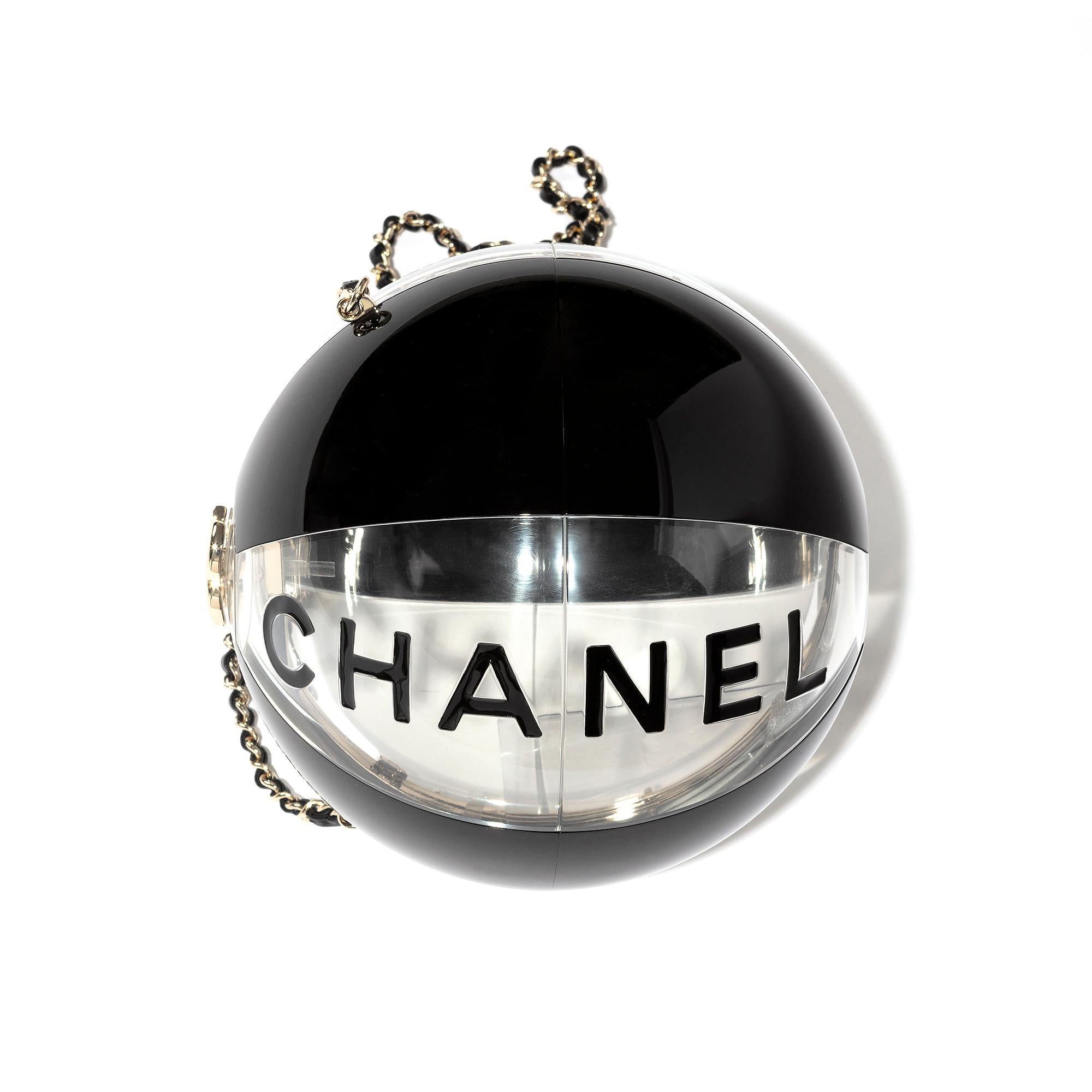 Chanel Coco Beach Ball Minaudière Clutch Bag 2019 In New Condition For Sale In London, GB