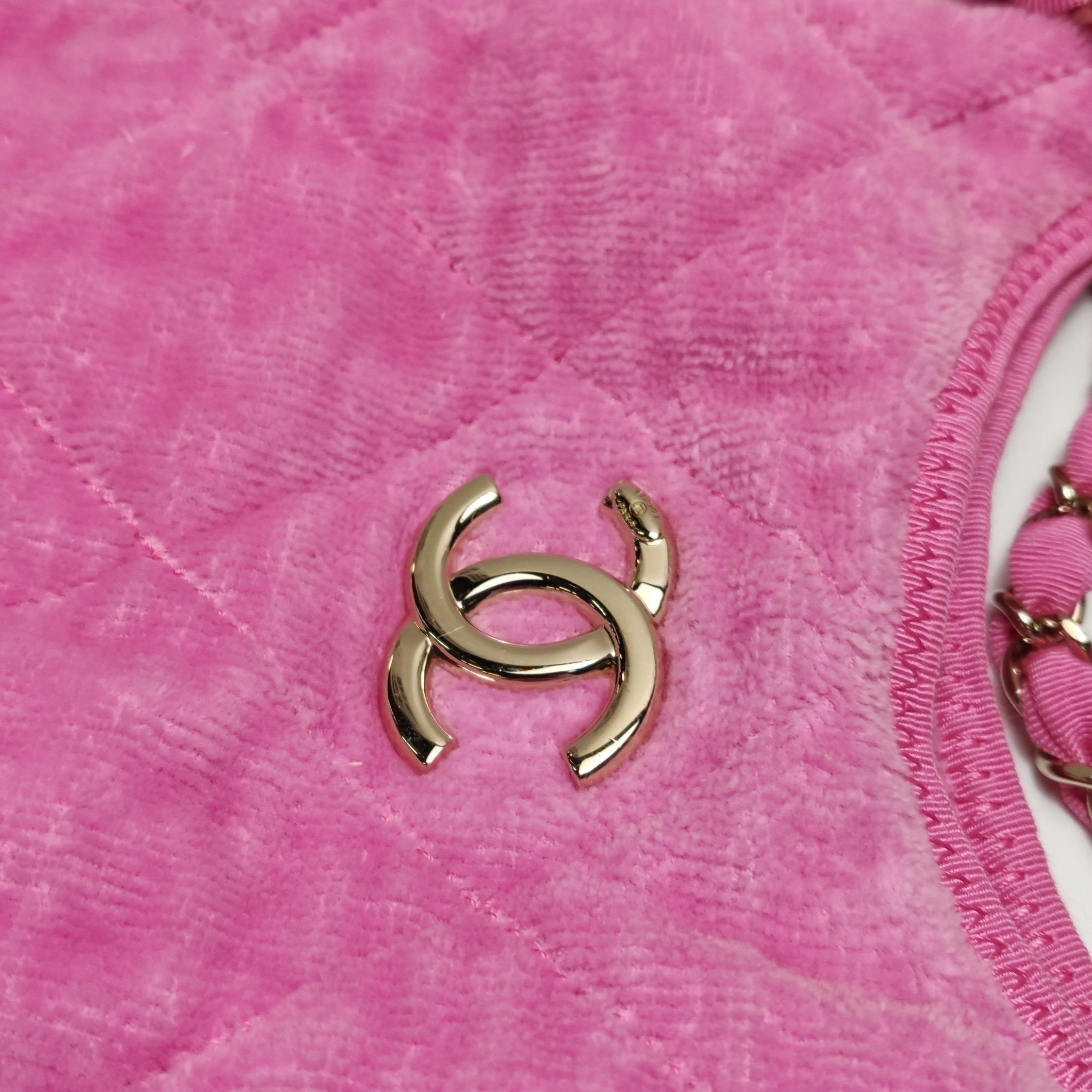 Chanel Coco Strand gesteppte Hobo rosa weichen Stoff 2023 im Angebot 7