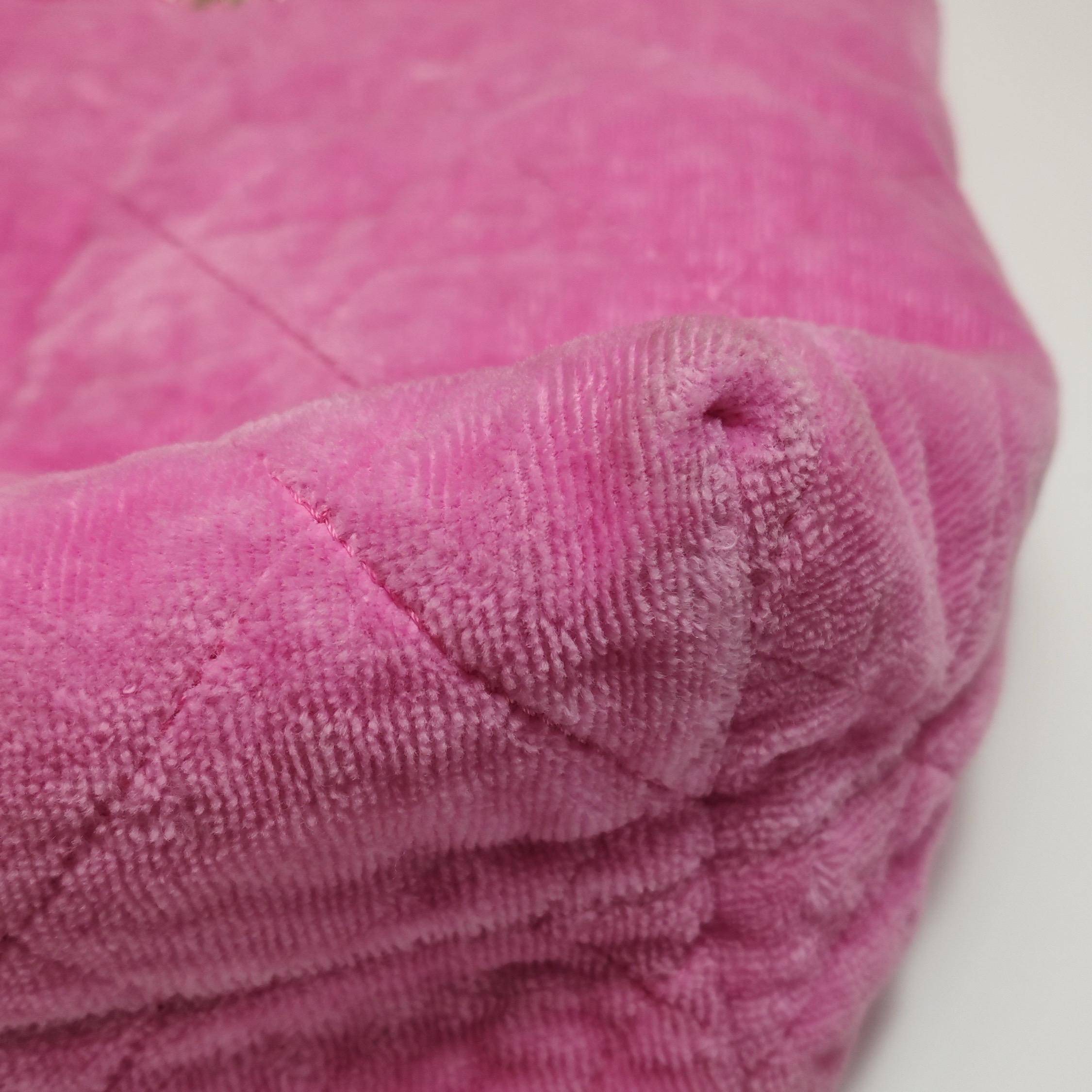 Chanel Coco Strand gesteppte Hobo rosa weichen Stoff 2023 im Angebot 8