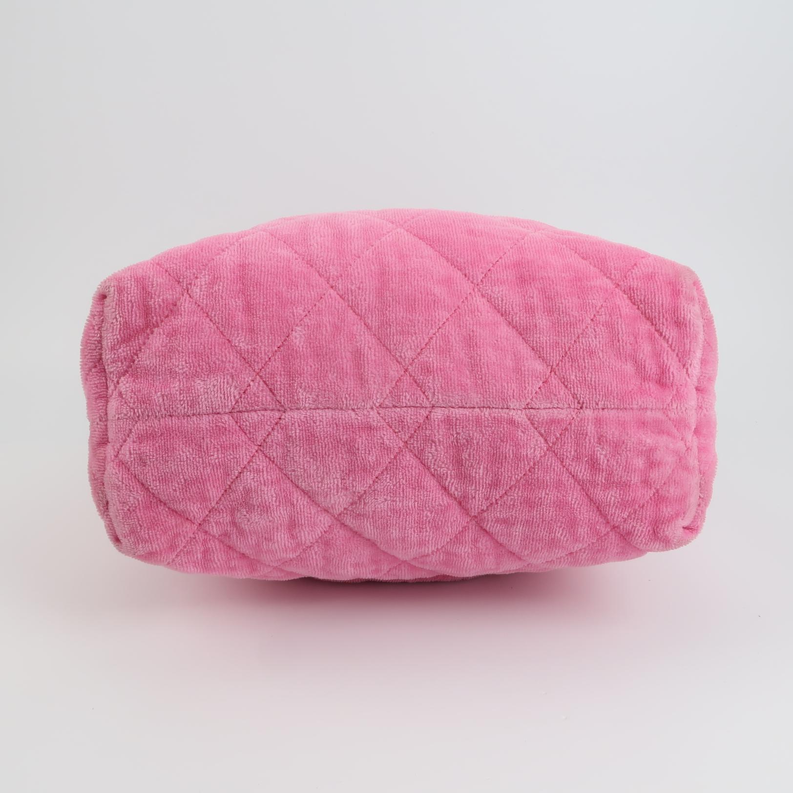 Chanel Coco Strand gesteppte Hobo rosa weichen Stoff 2023 im Angebot 1