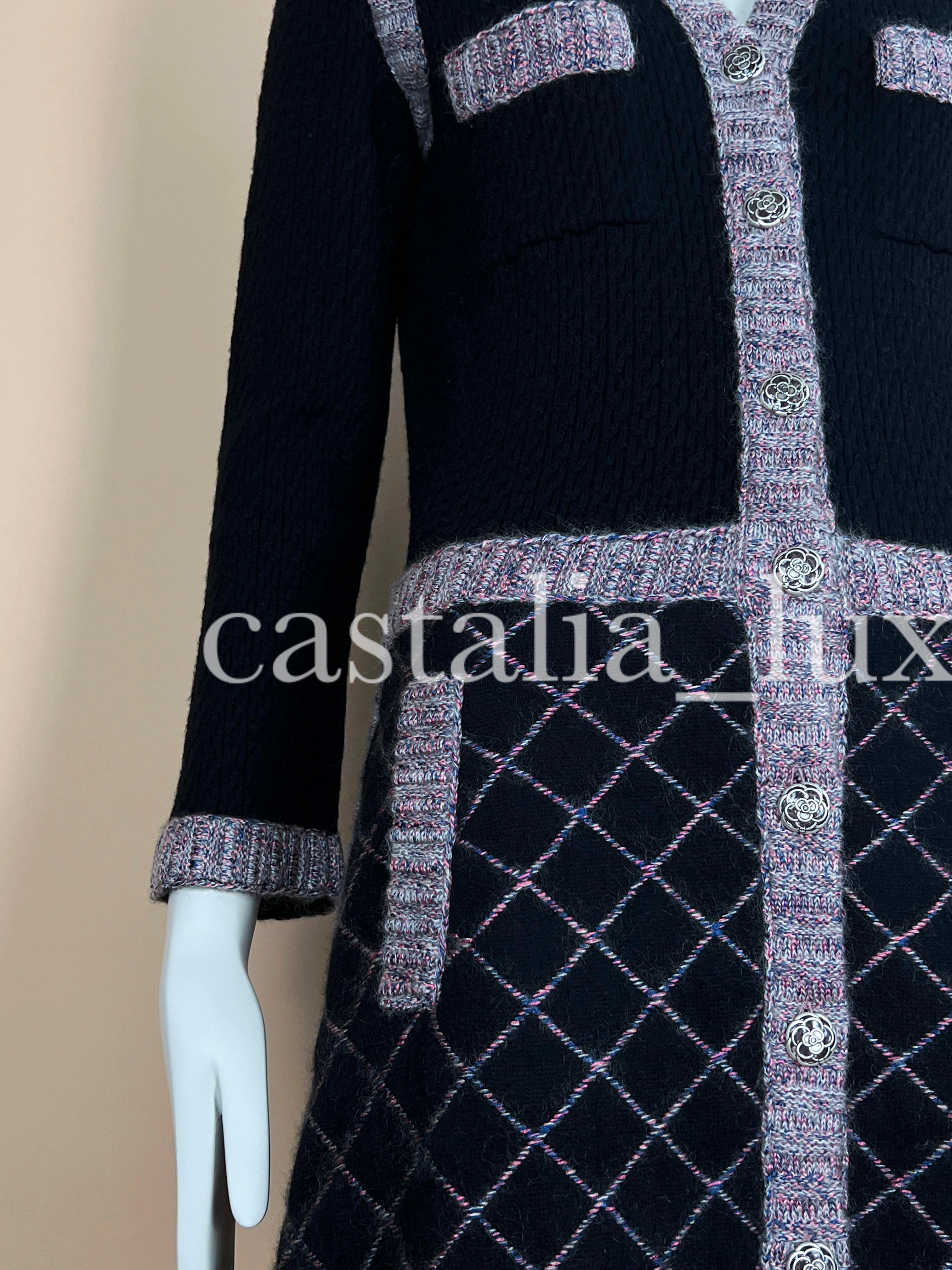 Chanel Coco Brasserie Werbe-Kampagnen-Jackenkleid aus Messing im Angebot 14