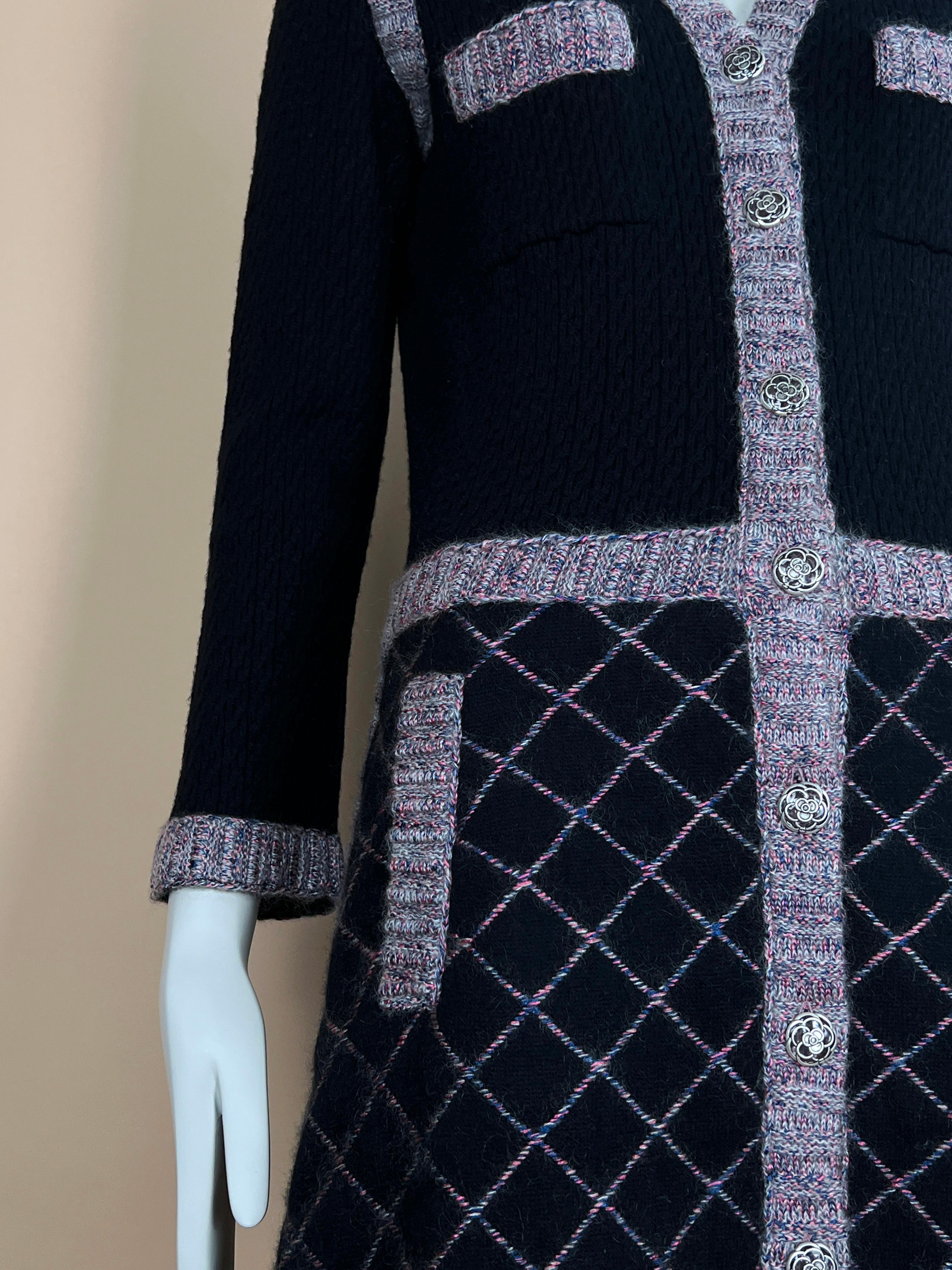 Chanel Coco Jackenkleid aus Messing im Angebot 8