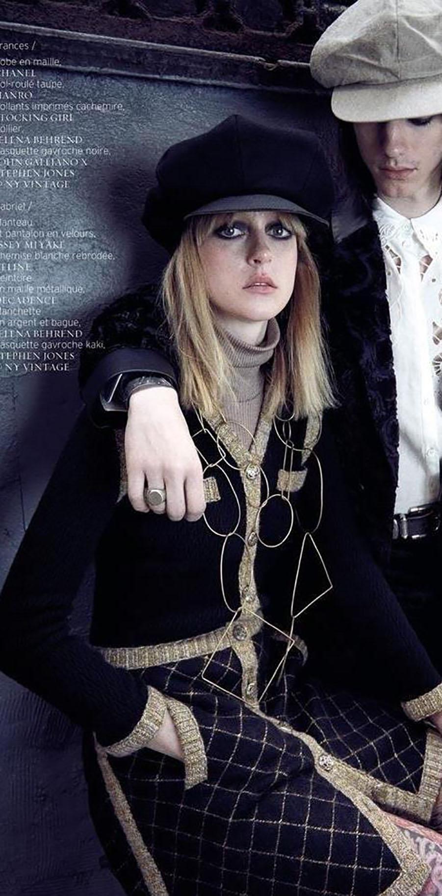 Chanel Coco Jackenkleid aus Messing im Zustand „Neu“ im Angebot in Dubai, AE