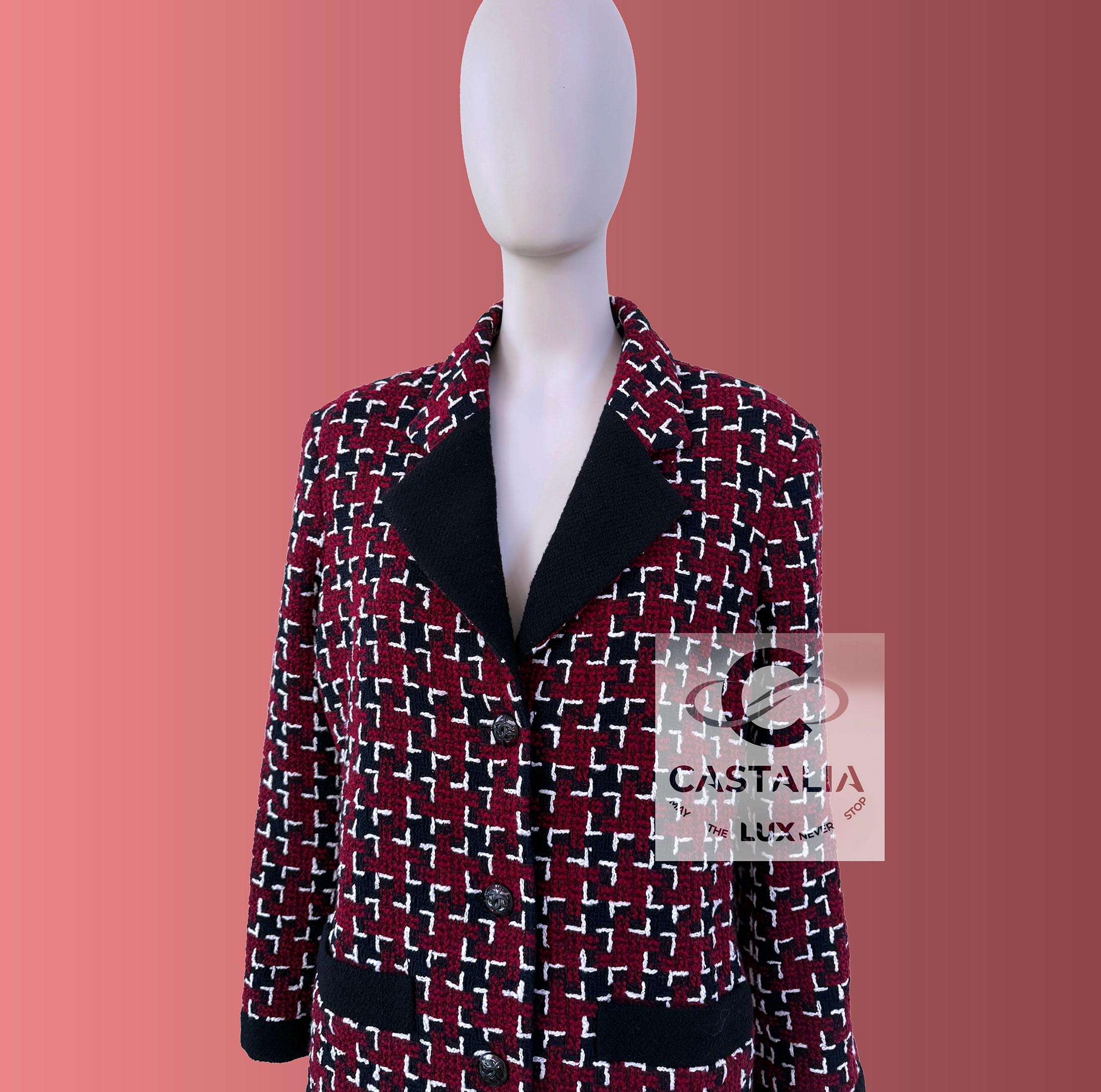 Chanel Coco Brasserie Nuova Giacca in Tweed Borgogna 42 FR in vendita 5