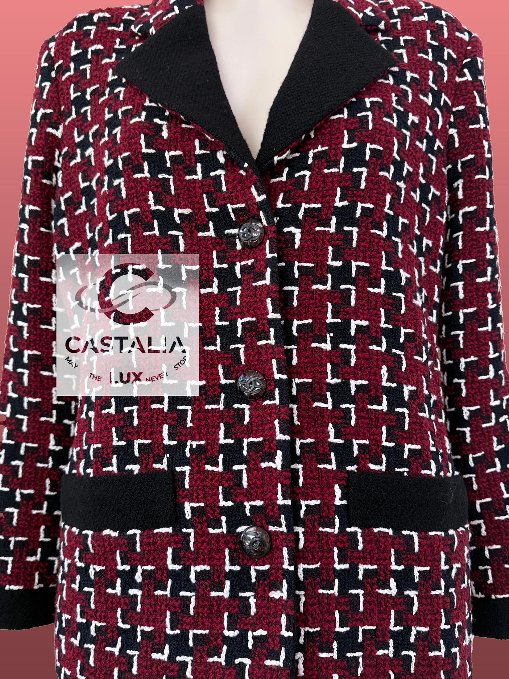 Chanel Coco Brasserie Nuova Giacca in Tweed Borgogna 42 FR in vendita 6