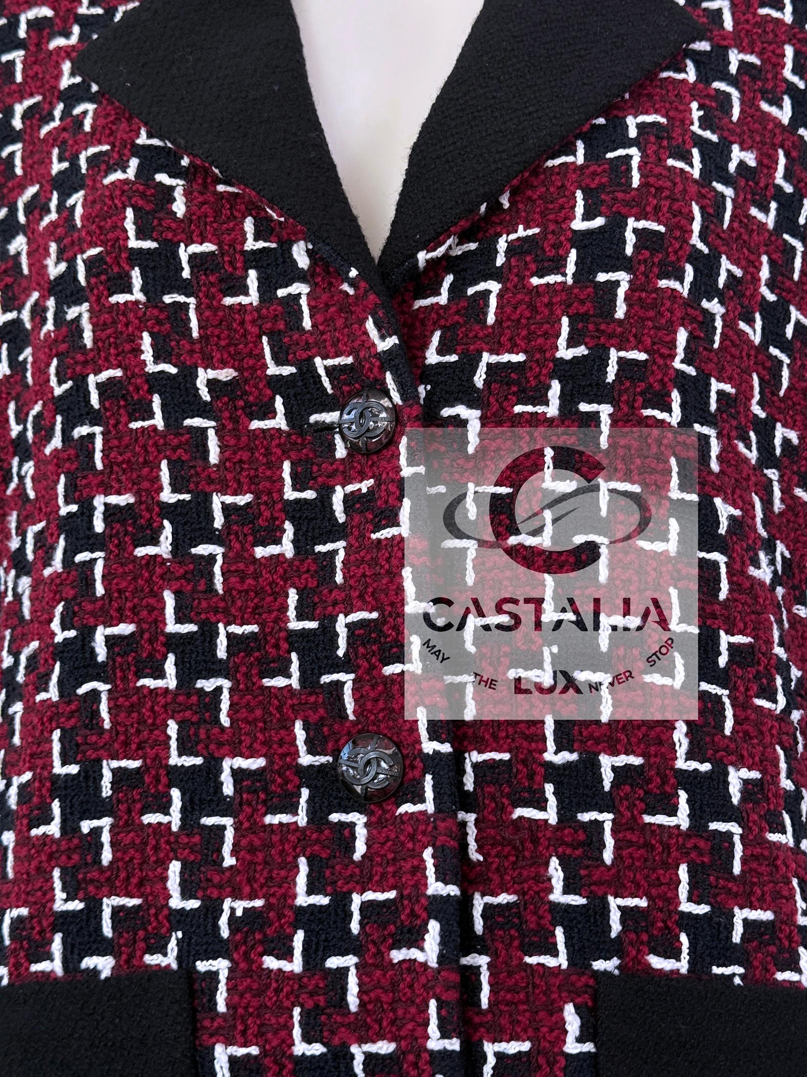 Chanel Coco Brasserie Nuova Giacca in Tweed Borgogna 42 FR in vendita 7