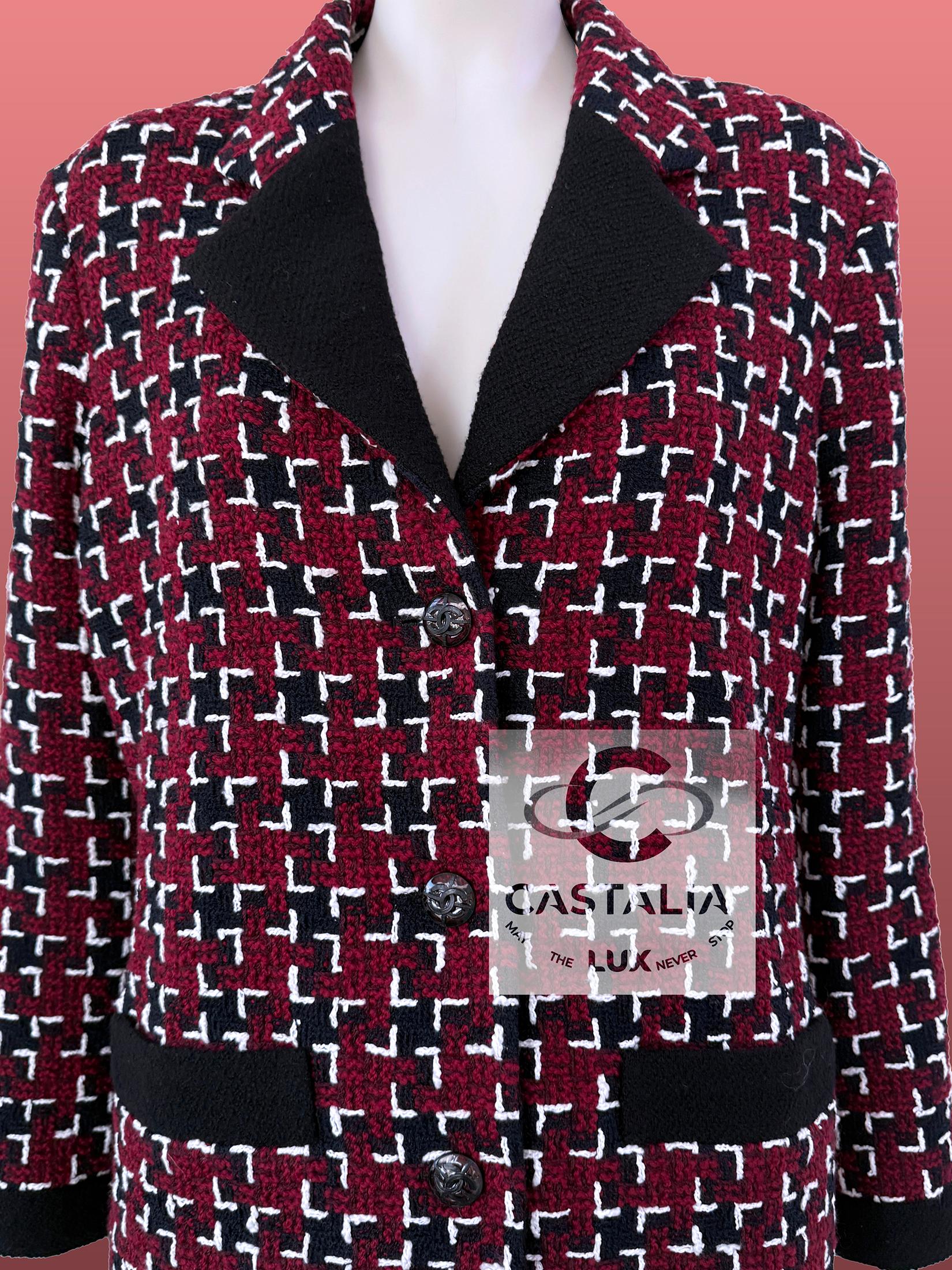 Chanel Coco Brasserie Nuova Giacca in Tweed Borgogna 42 FR in vendita 10