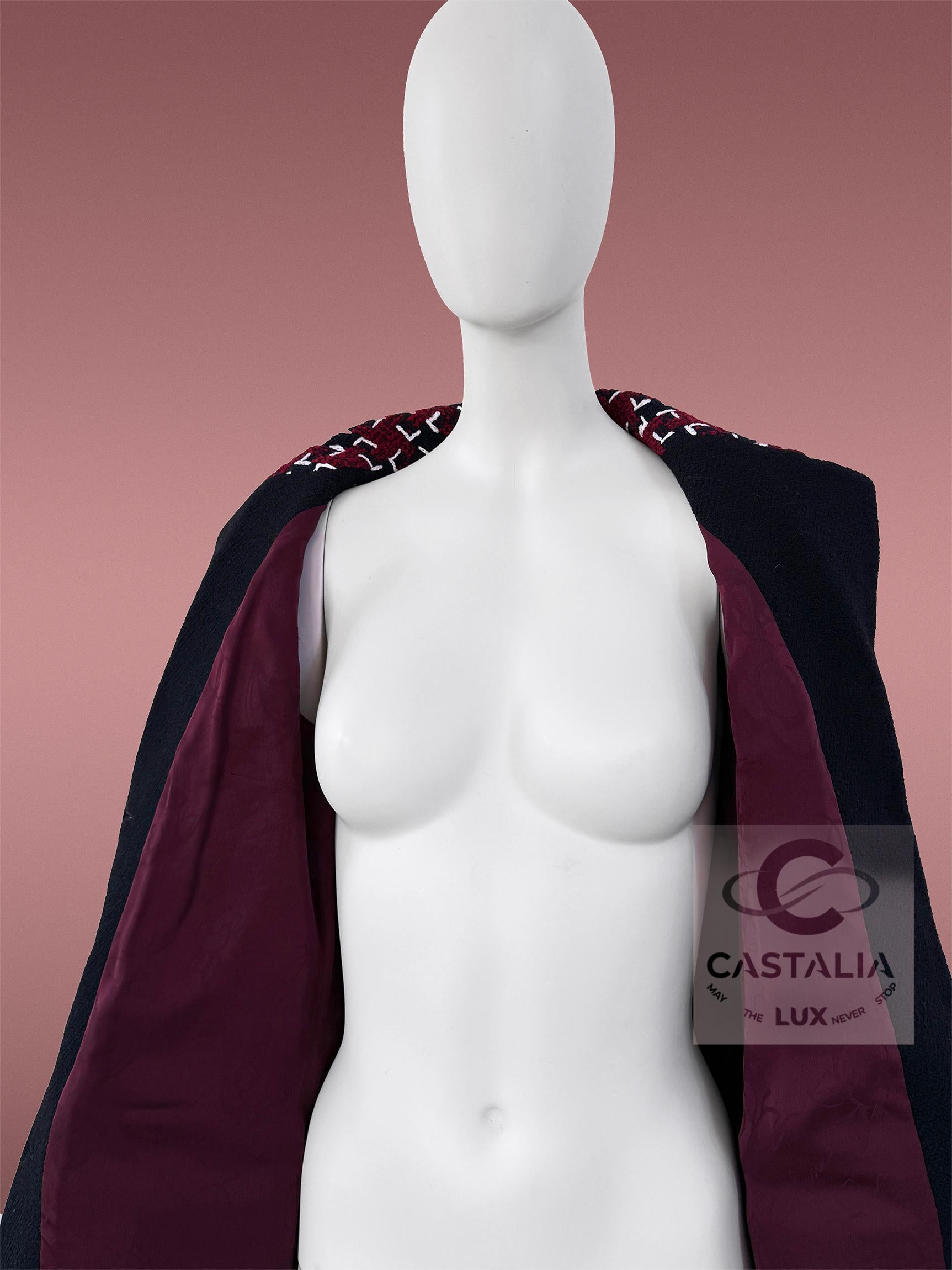 Chanel Coco Brasserie New Burgundy Tweed Jacket 42 FR en vente 10