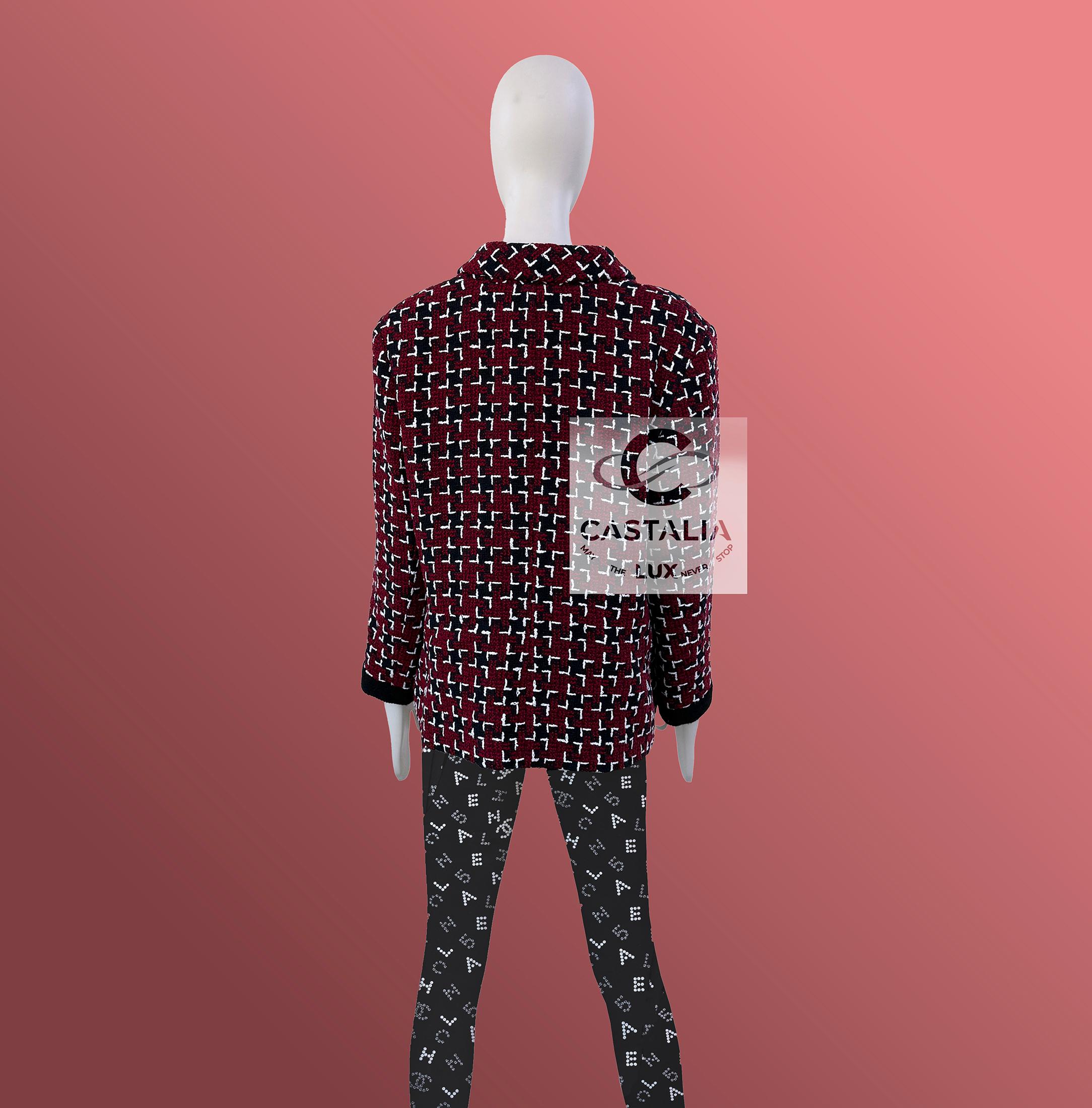 Chanel Coco Brasserie Nuova Giacca in Tweed Borgogna 42 FR in vendita 12
