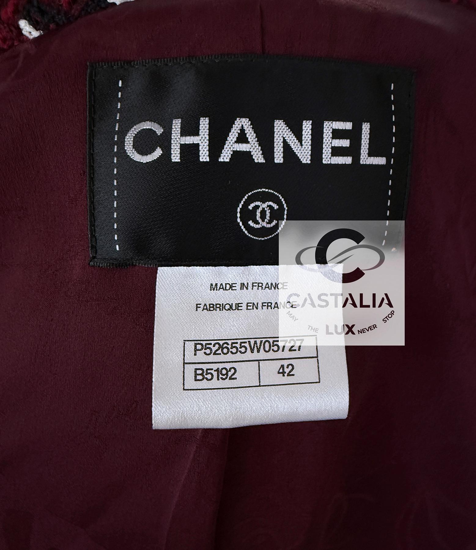Chanel Coco Brasserie Nuova Giacca in Tweed Borgogna 42 FR in vendita 13