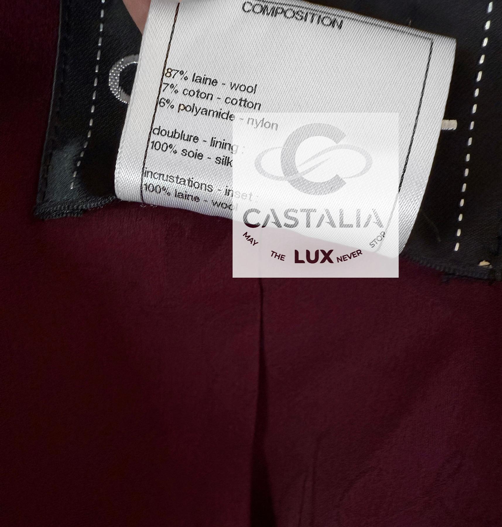 Chanel Coco Brasserie Nuova Giacca in Tweed Borgogna 42 FR in vendita 14