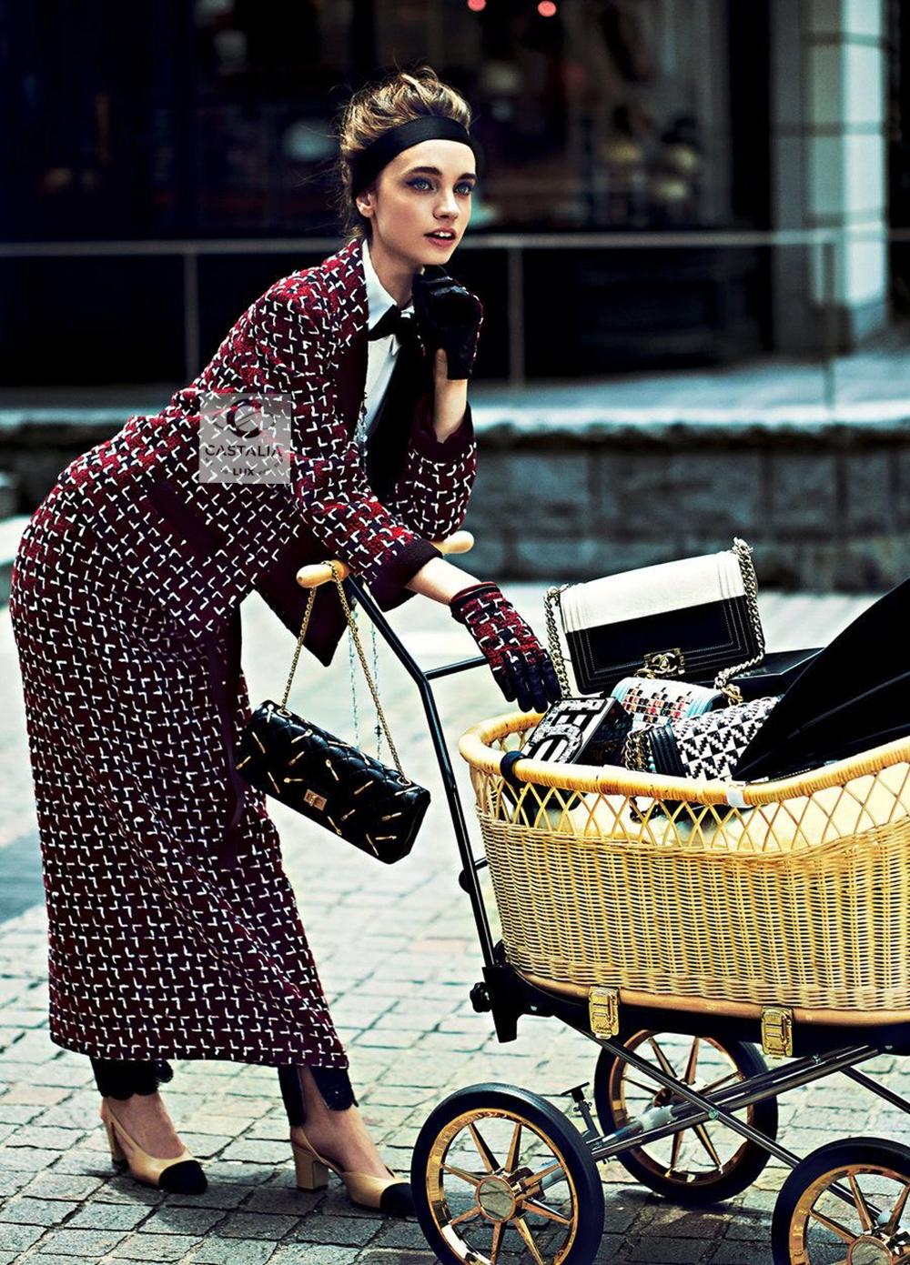 CHANEL Coco Chanel Brasserie Nueva Chaqueta de tweed burdeos 42 FR en venta 1