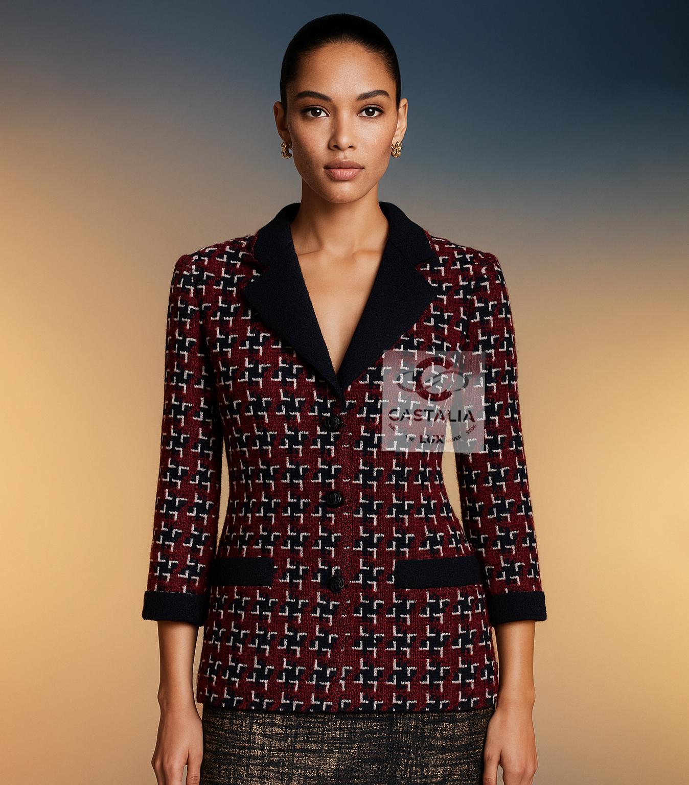 CHANEL Coco Chanel Brasserie Nueva Chaqueta de tweed burdeos 42 FR en venta 2