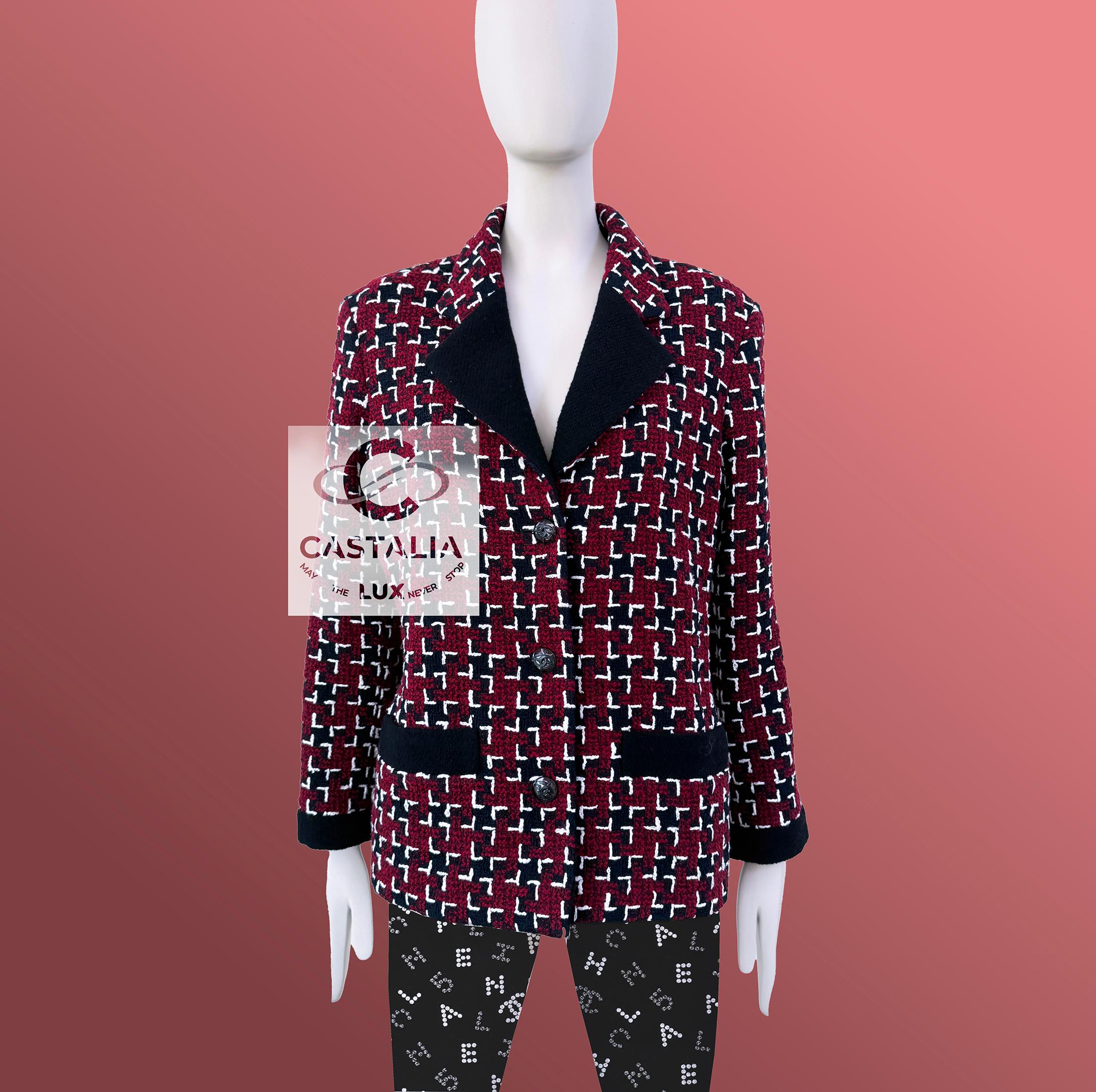 Chanel Coco Brasserie Nuova Giacca in Tweed Borgogna 42 FR in vendita 4