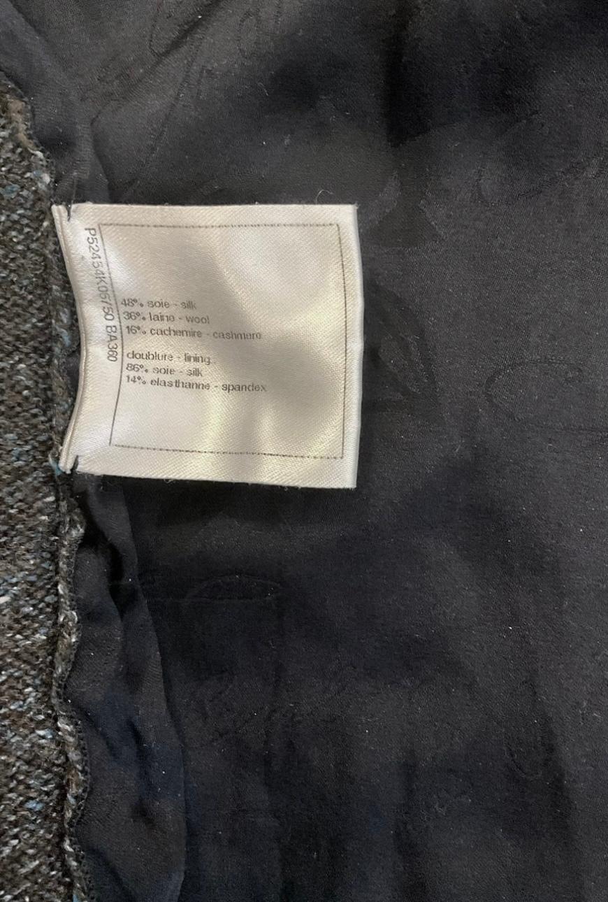 Chanel Coco Brasserie Pullover aus Seidenstrick mit Samt-Kamelienmuster 4