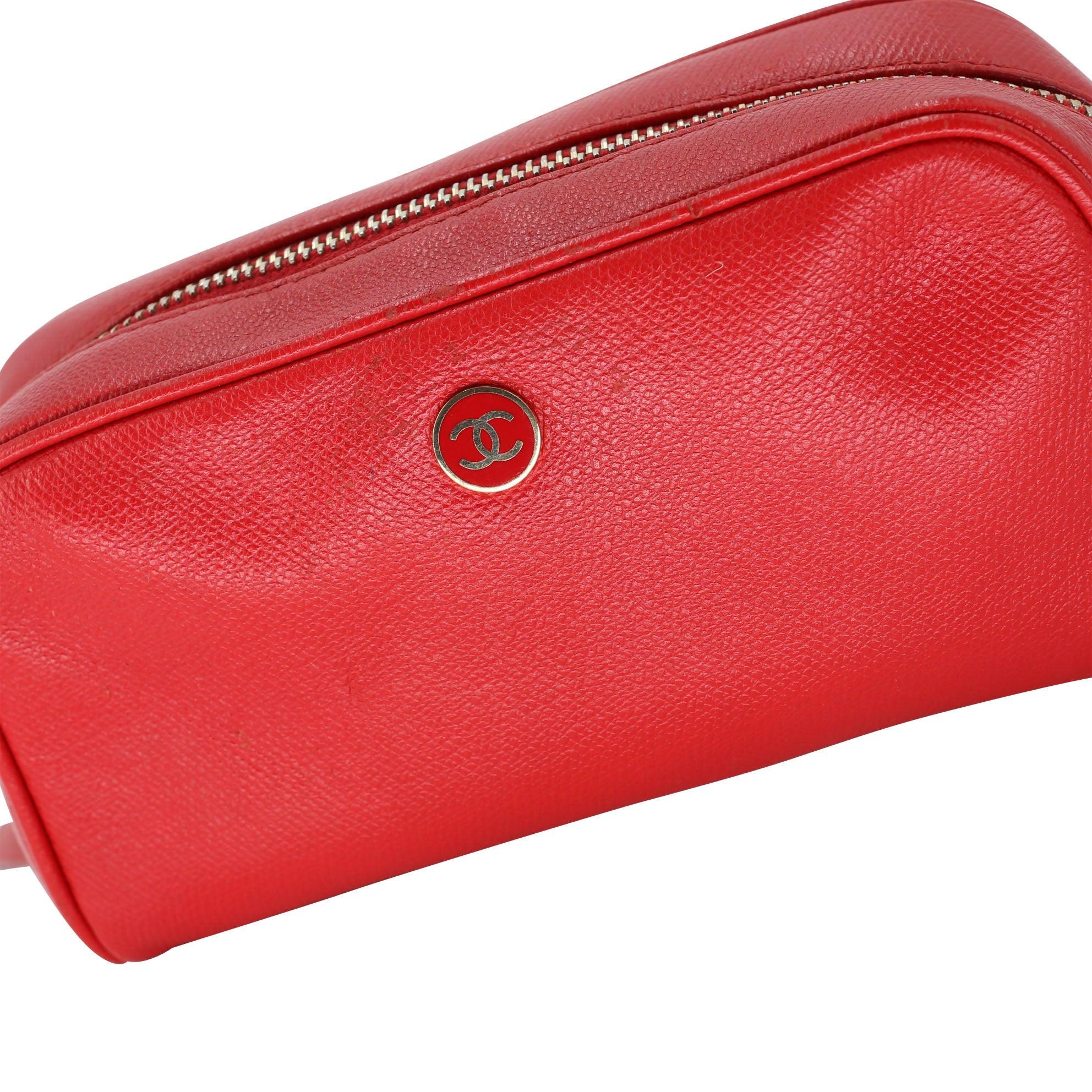 Chanel Coco Button Red Caviar Make Up Travel Bag CC-W1101P-A004 In Good Condition For Sale In Downey, CA