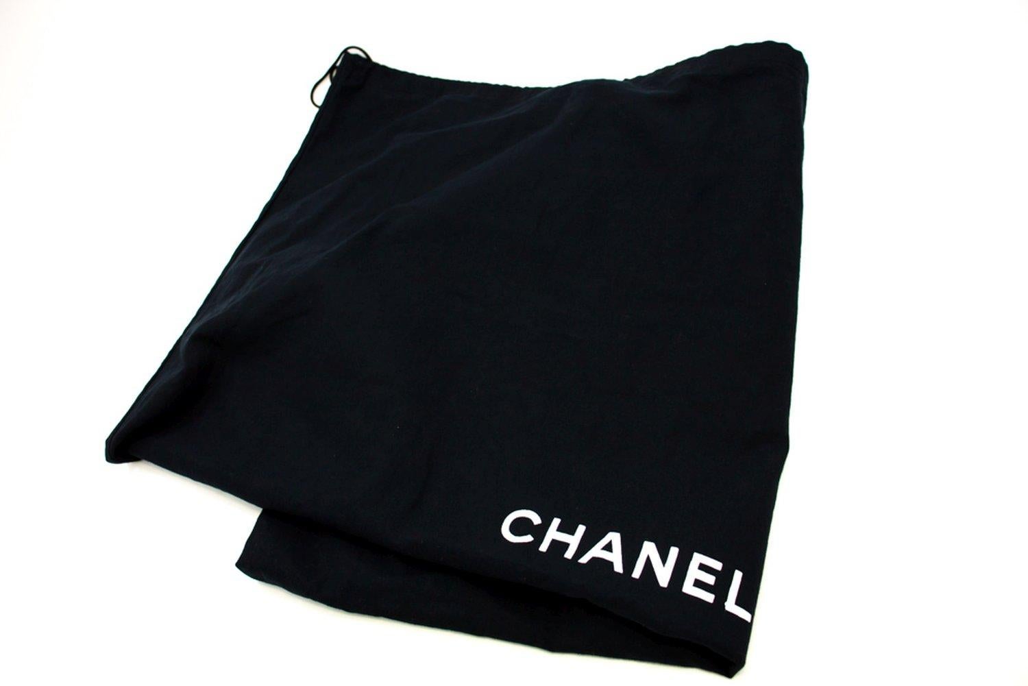 Chanel Coco Cabas Caviar in pelle nera con catena Borsa a tracolla argento in vendita 10