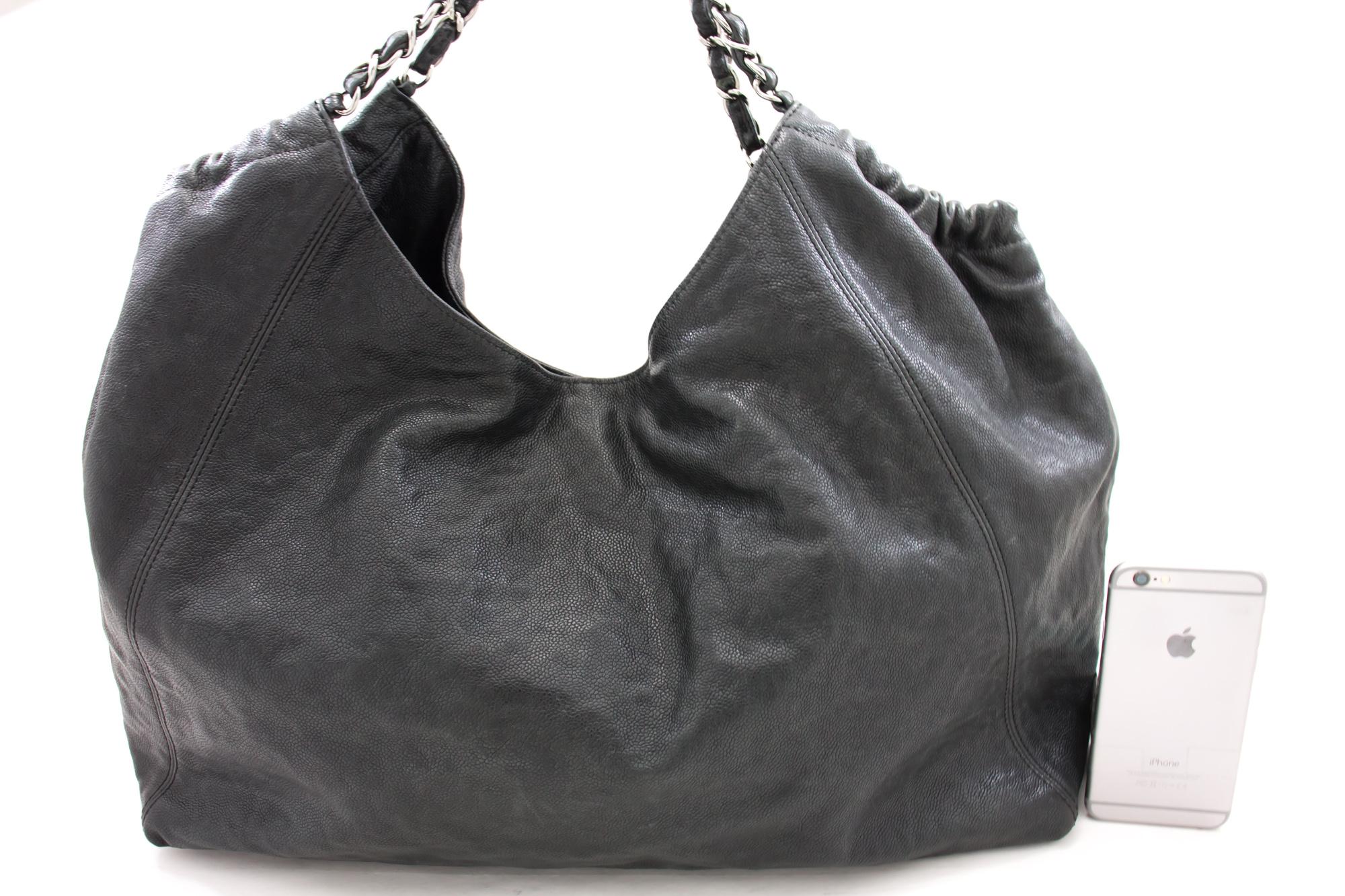 Nero Chanel Coco Cabas Caviar in pelle nera con catena Borsa a tracolla argento in vendita