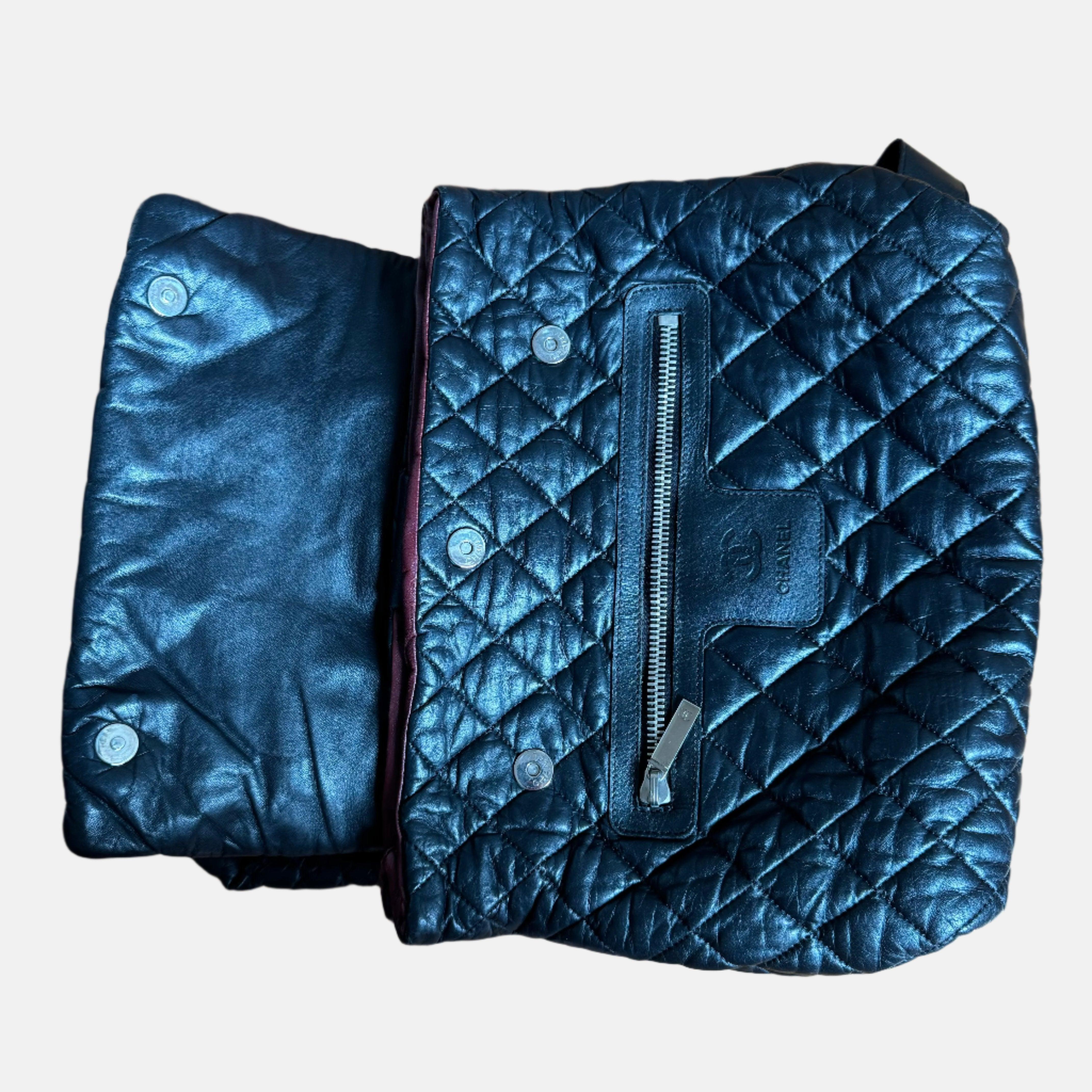 Chanel Coco Cocoon Flap Backpack Lambskin Leather Diamond Quilted Black, 2009 In Good Condition For Sale In AUBERVILLIERS, FR