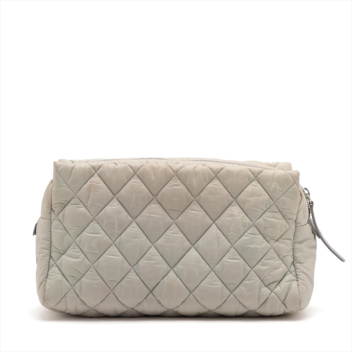Chanel Coco Cocoon Matelasse Pouch Bag Greige In Good Condition In Humacao, PR