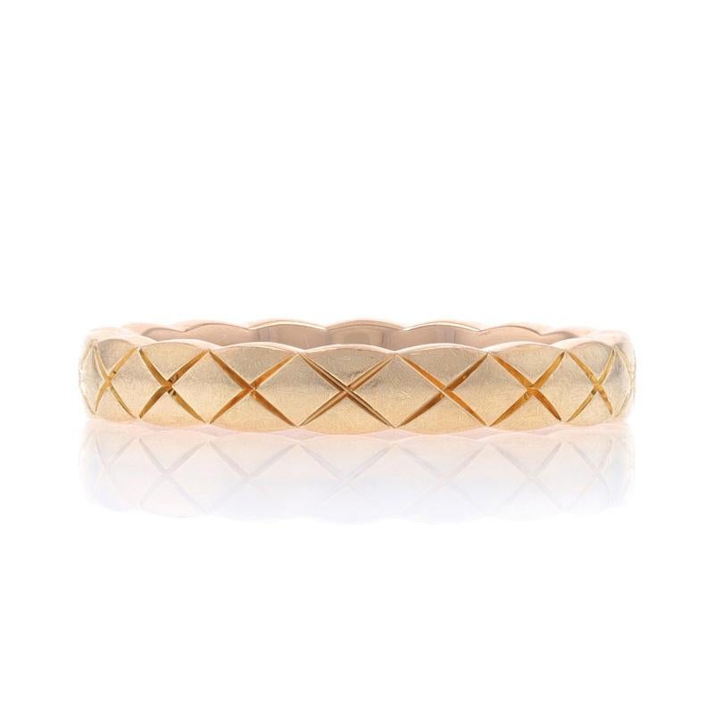 Women's Chanel Coco Crush Beige Gold Mini Band - 18k Etched Wedding Ring Size 6 For Sale