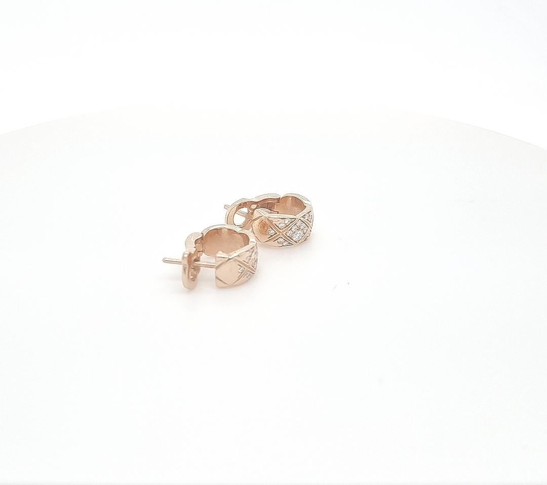 Unique features: 

Chanel Coco Crush Earrings in 18ct Gold

Metal: 18ct Gold
Carat: 0.15ct
Colour: N/A
Clarity:  N/A
Cut: Brilliant Cut
Weight: 6 grams
Engravings/Markings: N/A

Size/Measurement: N/A

Current Condition: Excellent - Consistent with