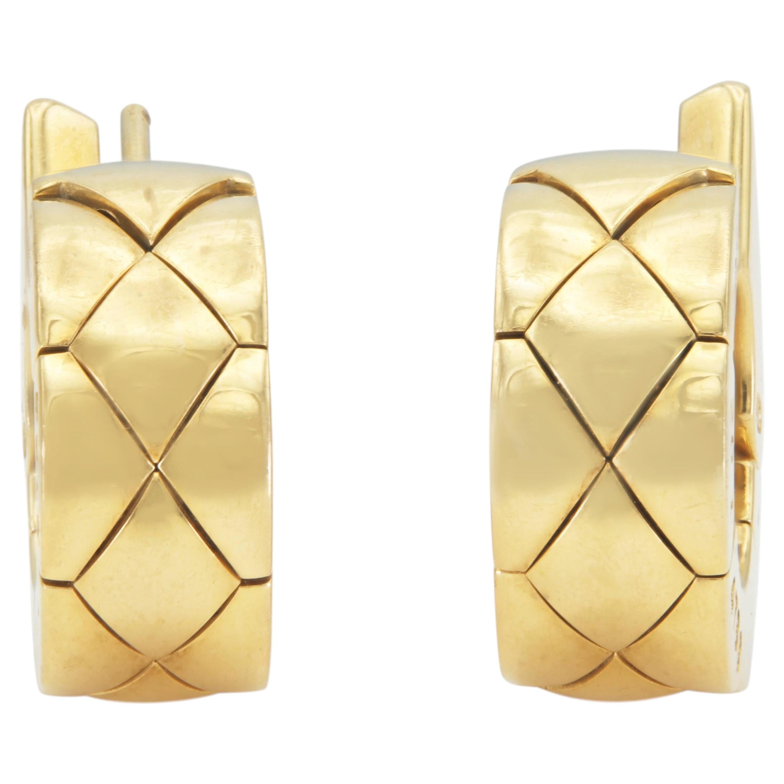 Chanel Coco Crush Huggie-Ohrringe im Angebot
