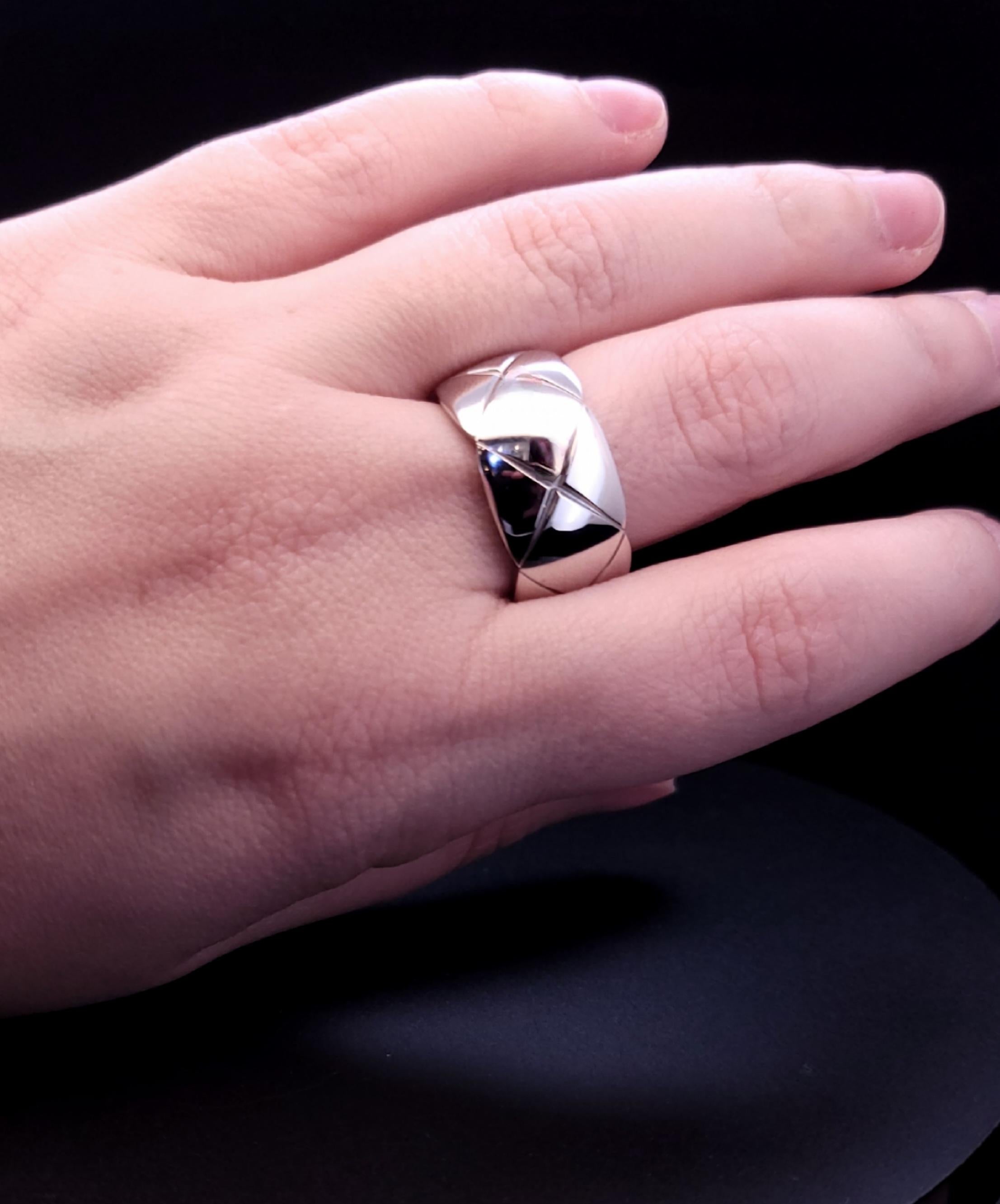 Women's CHANEL Coco Crush Large Quilted motif  750 18K Ring size 59 For Sale