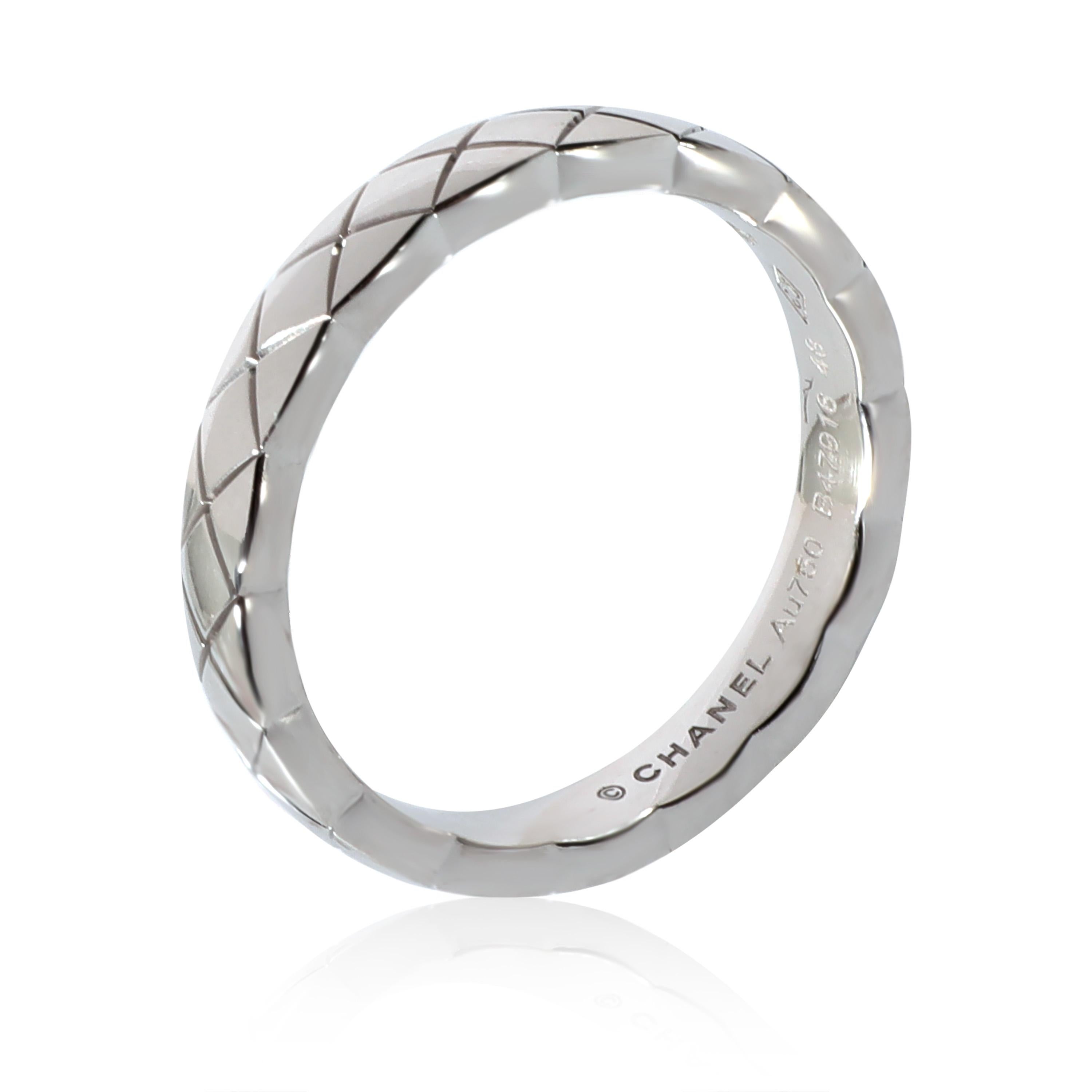 Chanel Coco Crush Mini Ring in 18k White Gold

PRIMARY DETAILS
SKU: 130915
Listing Title: Chanel Coco Crush Mini Ring in 18k White Gold
Condition Description: Retails for 1550 USD. In excellent condition and recently polished. Ring size is