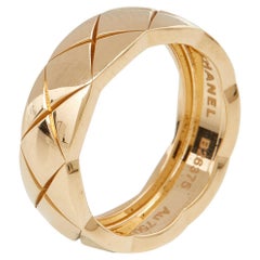 Chanel Coco Crush Quilted motif 18K Yellow Gold Small Version Band Ring 54