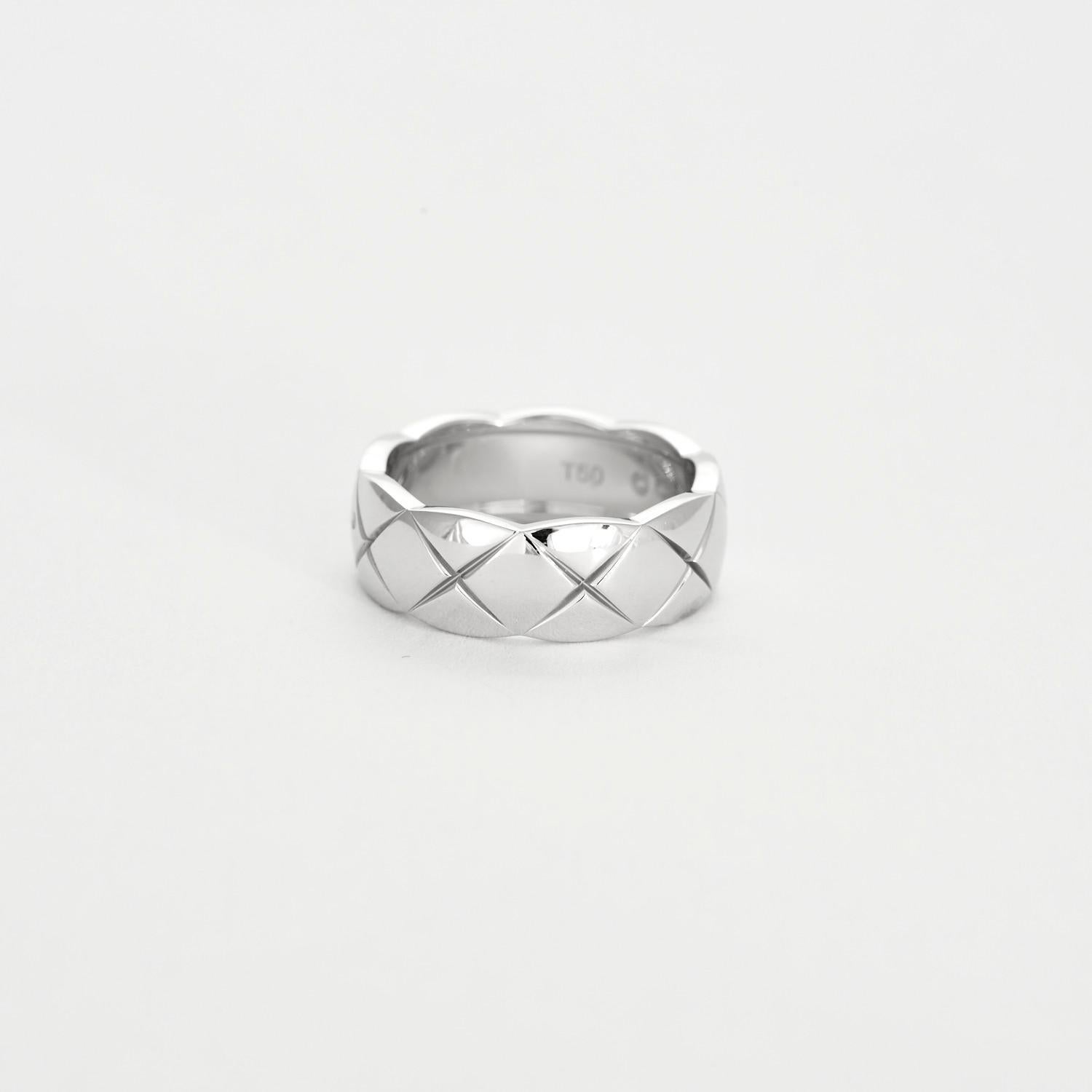 CHANEL - Coco Crush ring in white gold and diamonds In Excellent Condition In PARIS, FR
