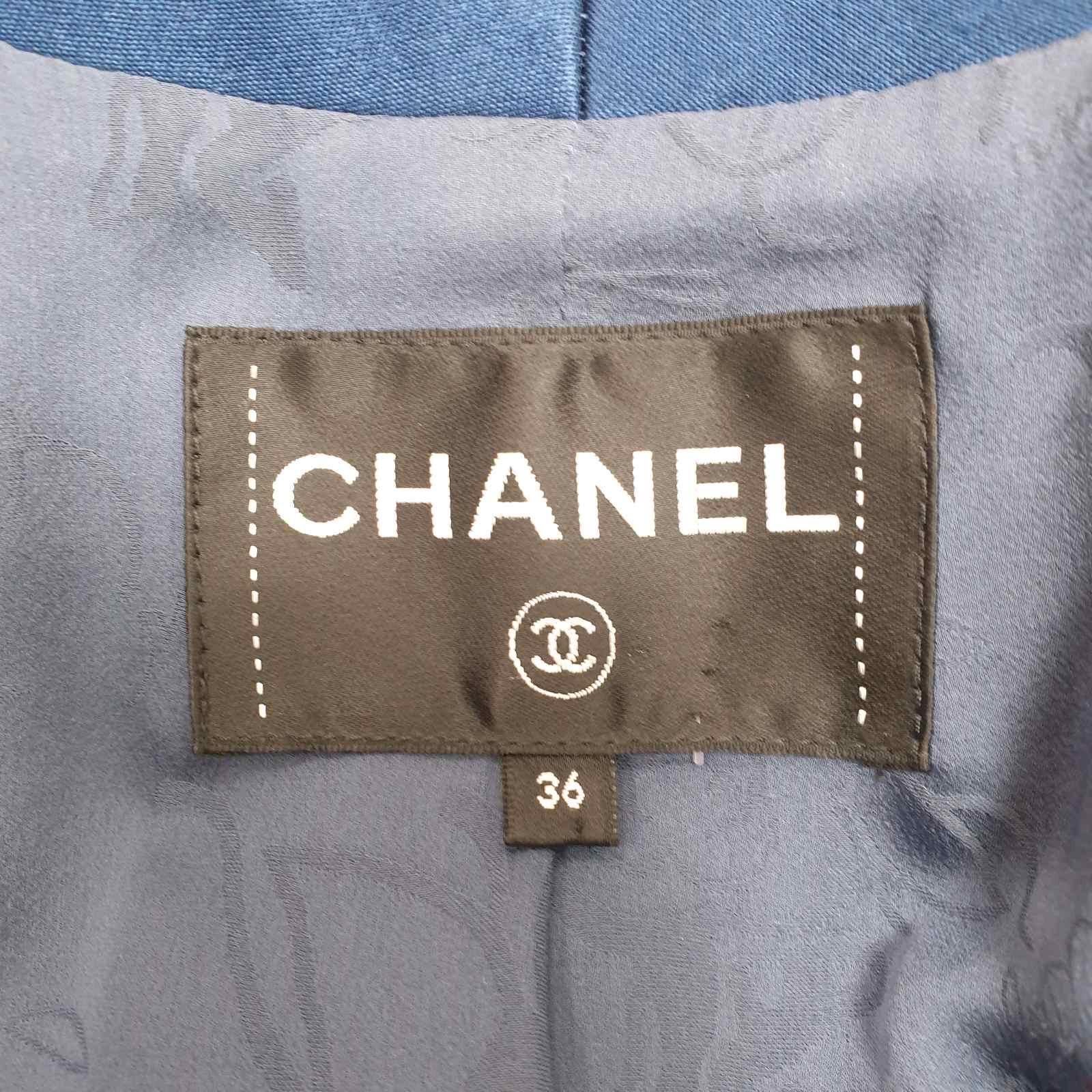 CHANEL 17C Coco Cuba Runway Blazer Jacket with Silk Satin Collar in Blue, 
Size 36 FR.
 With camellia print silk lining and chain weighted hem. 
Condition is very good.
Hanger is not included.