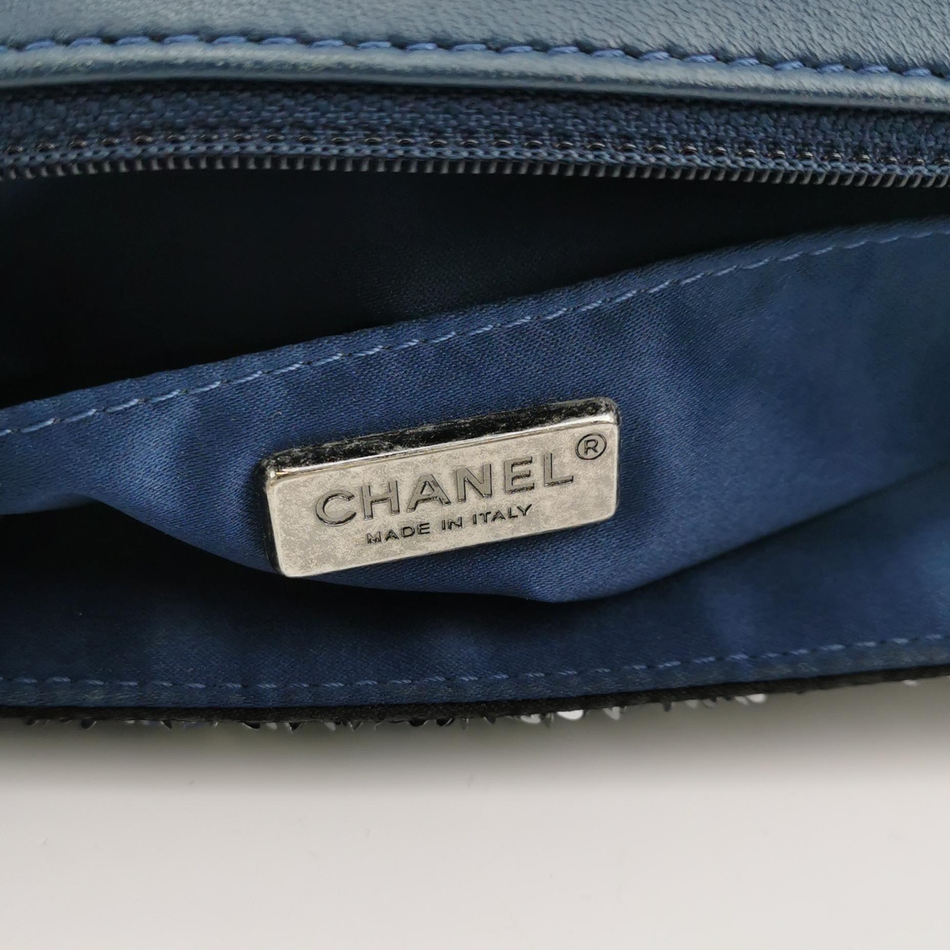 Chanel Coco Cuba Flap Bag Medium Navy Paillettes in vendita 5