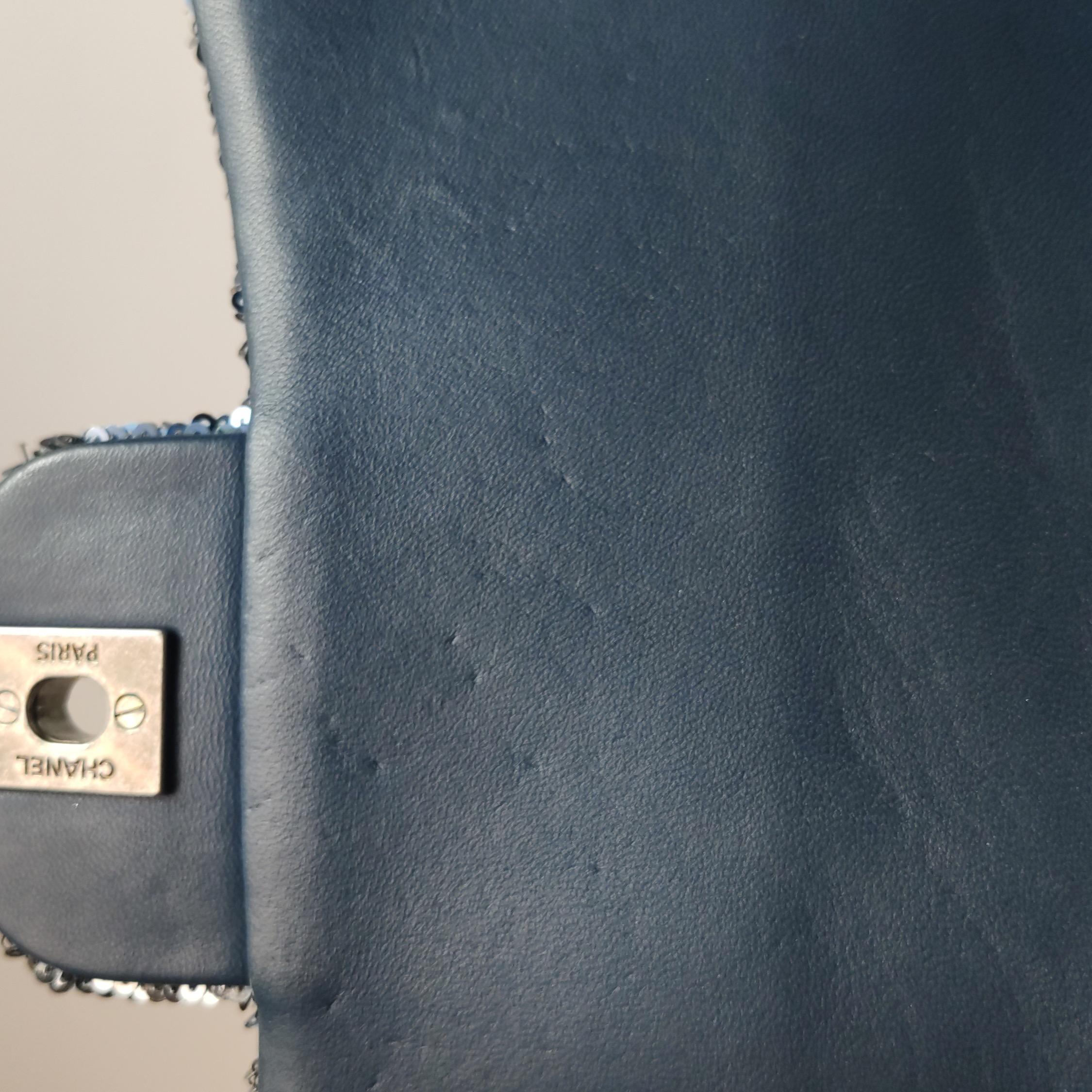 Chanel Coco Cuba Flap Bag Medium Navy Paillettes in vendita 13